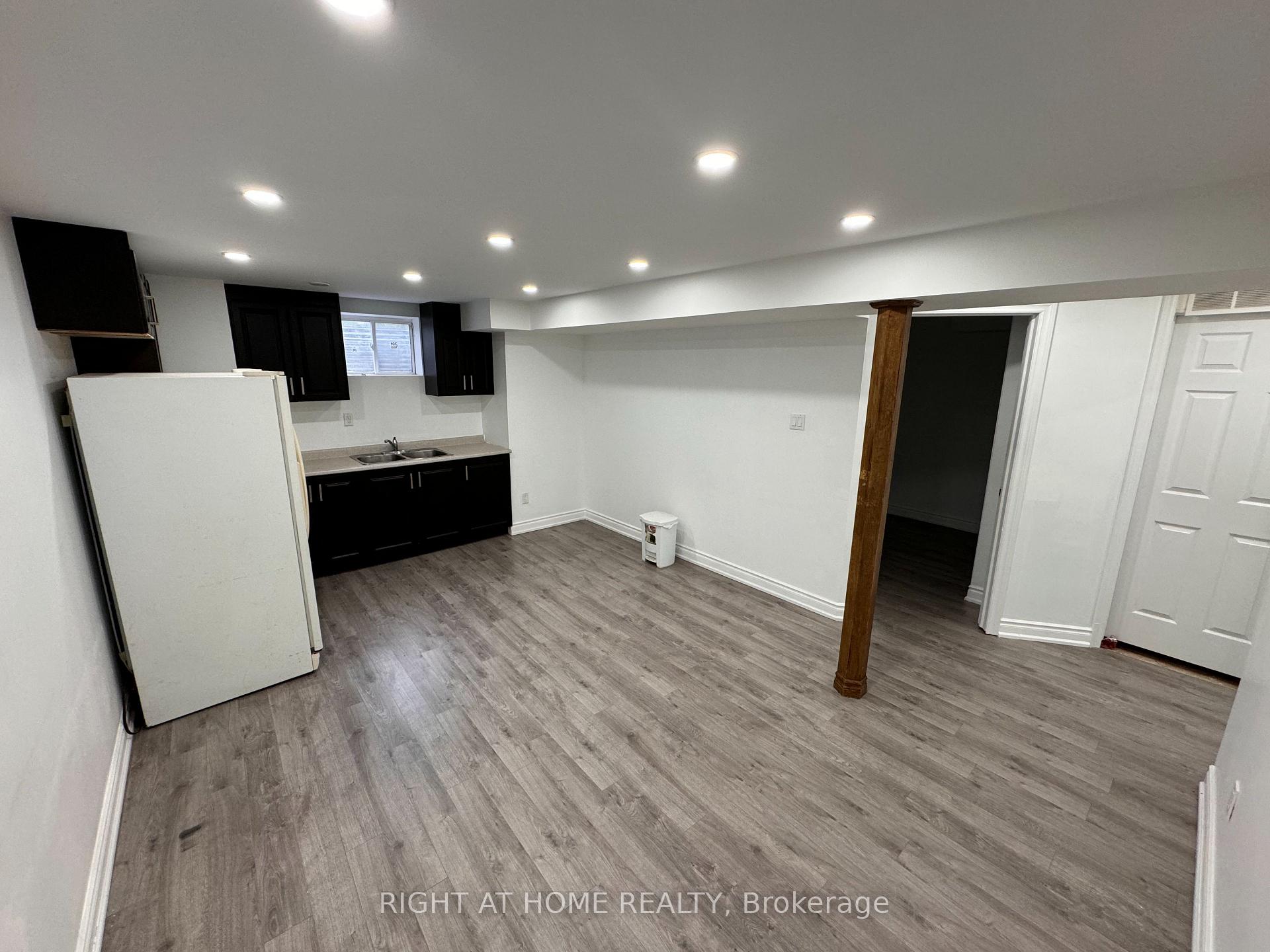 Photo 5 of 898 Philbrook Drive, Milton, Coates — HOMEH