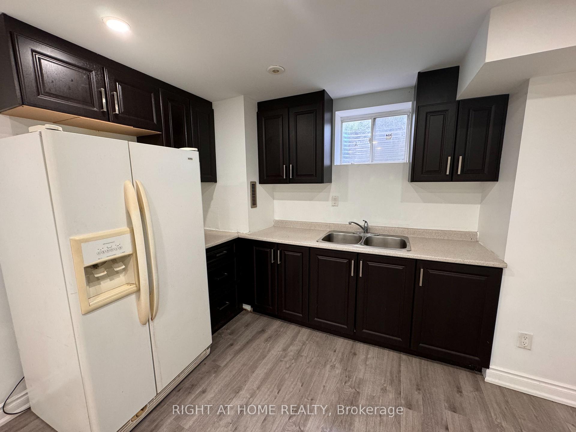 Photo 6 of 898 Philbrook Drive, Milton, Coates — HOMEH