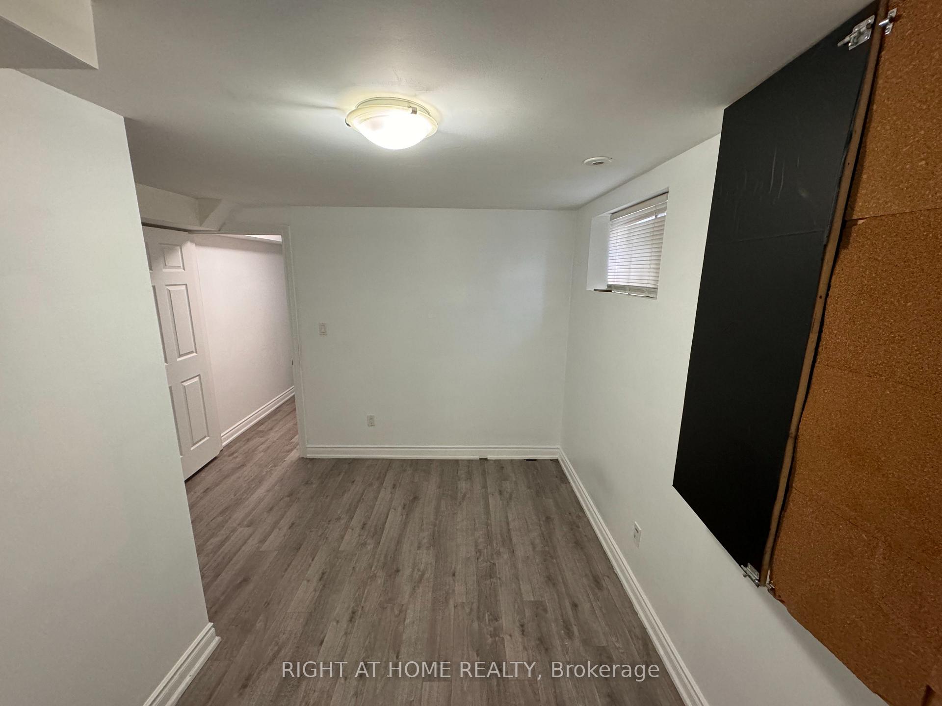 Photo 10 of 898 Philbrook Drive, Milton, Coates — HOMEH
