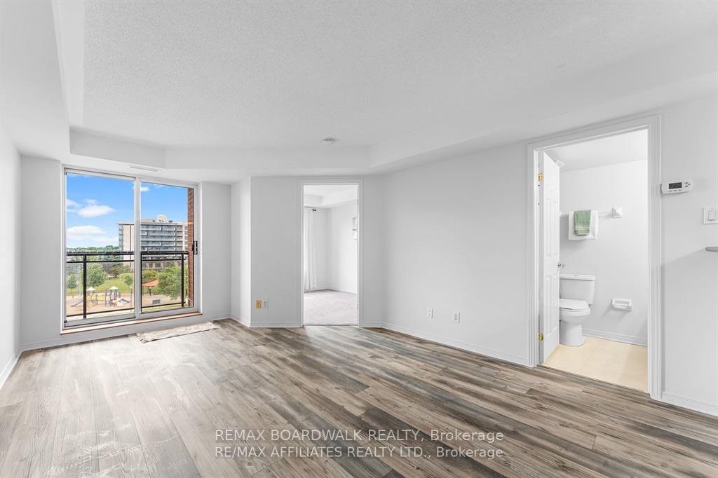 Photo of Unit 5S, 310 Central Park Drive