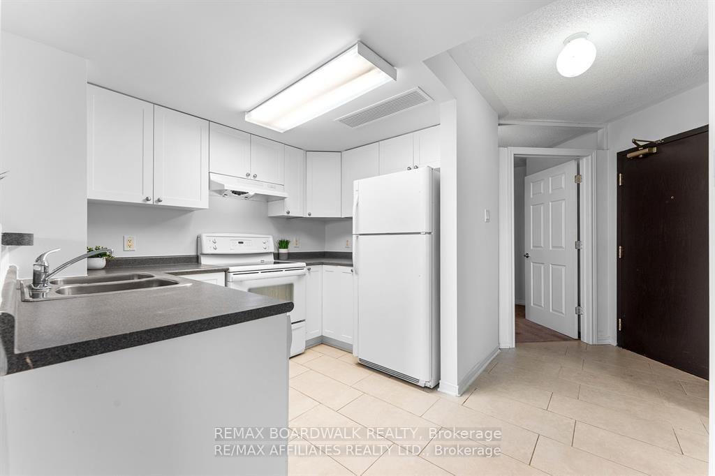 Photo 6 of Unit 5S, 310 Central Park Drive, Ottawa, Central Park — HOMEH