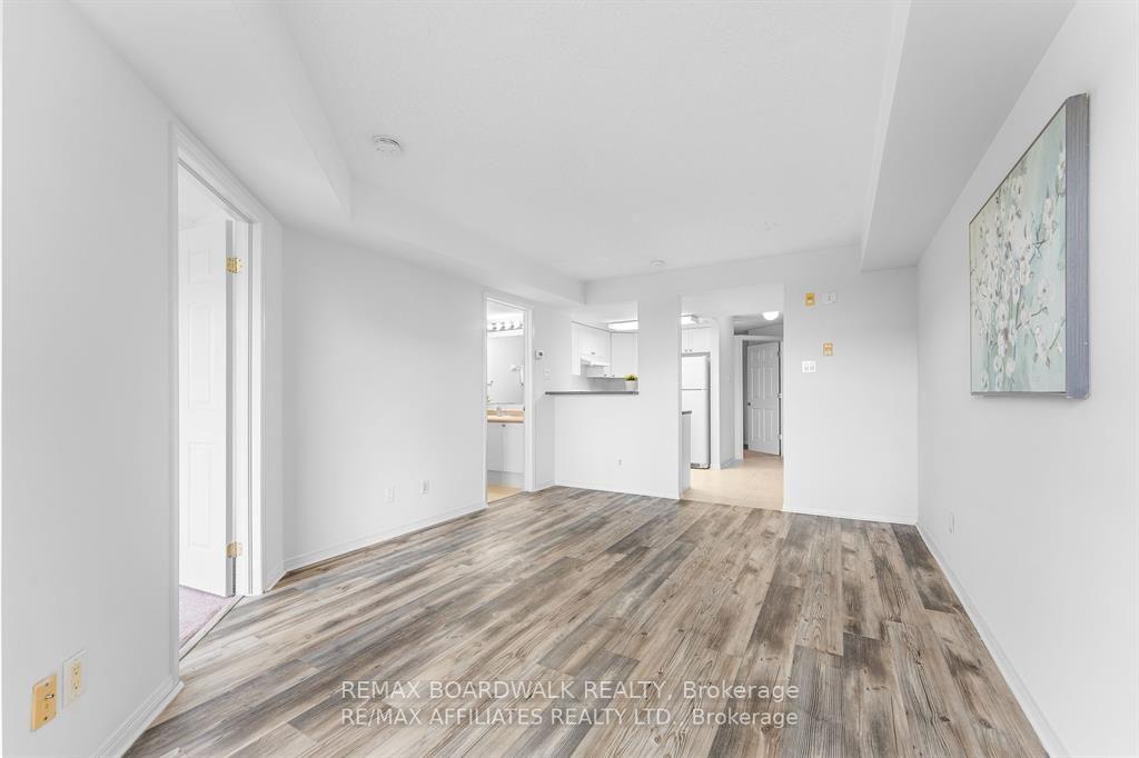 Photo 11 of Unit 5S, 310 Central Park Drive, Ottawa, Central Park — HOMEH