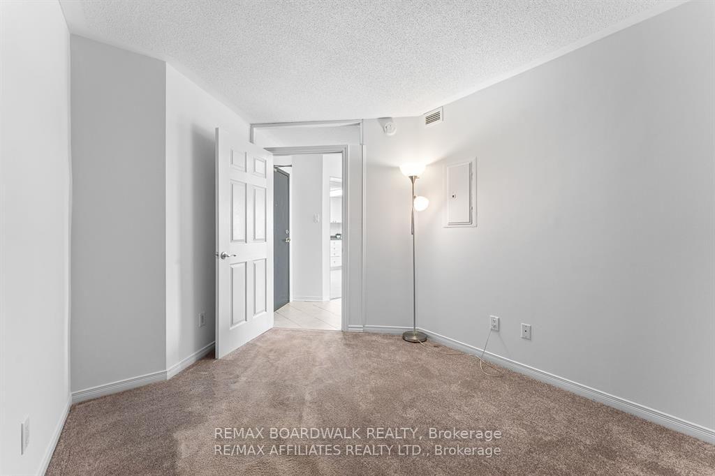 Photo 15 of Unit 5S, 310 Central Park Drive, Ottawa, Central Park — HOMEH