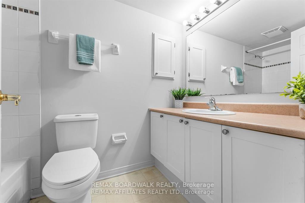 Photo 16 of Unit 5S, 310 Central Park Drive, Ottawa, Central Park — HOMEH