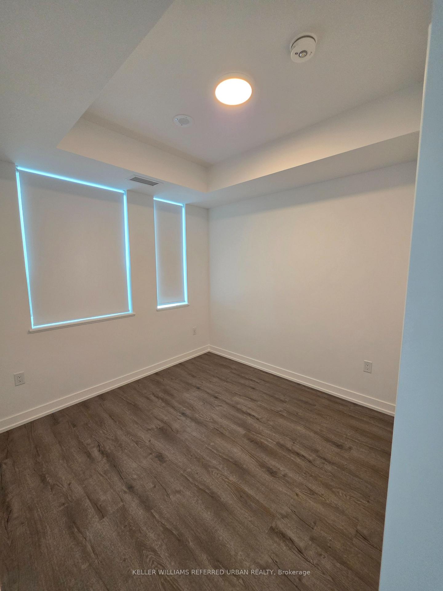 Photo 8 of Unit 901, 21 Meadowvale Road, Vaughan, Concord — HOMEH