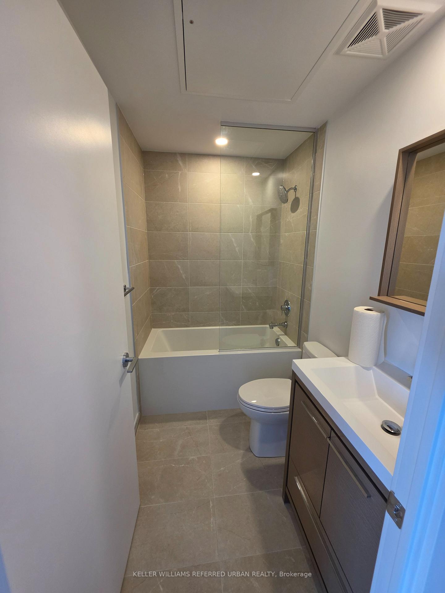 Photo 10 of Unit 901, 21 Meadowvale Road, Vaughan, Concord — HOMEH