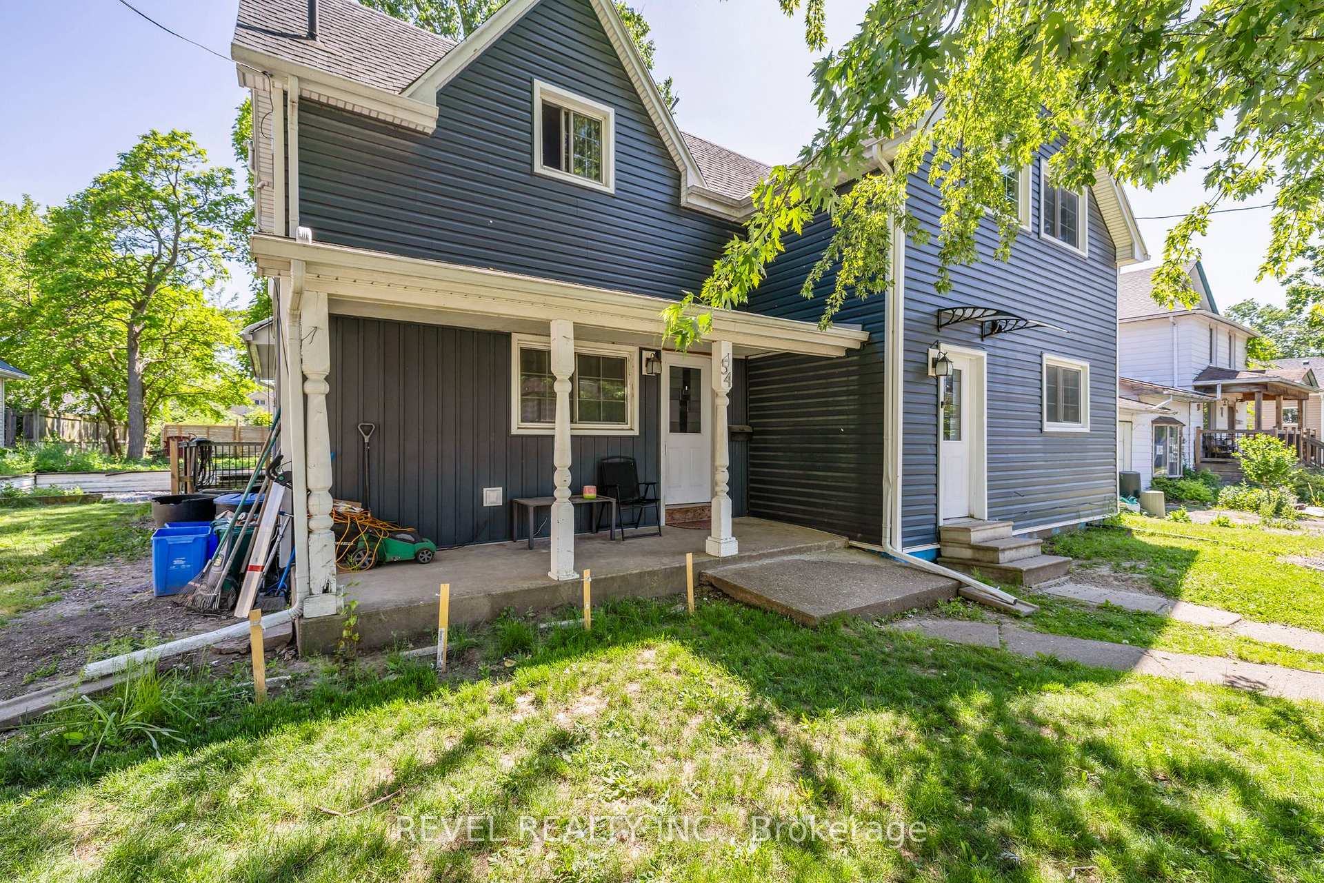 Photo 2 of 54 Chestnut Street E, St. Catharines, Secord Woods — HOMEH
