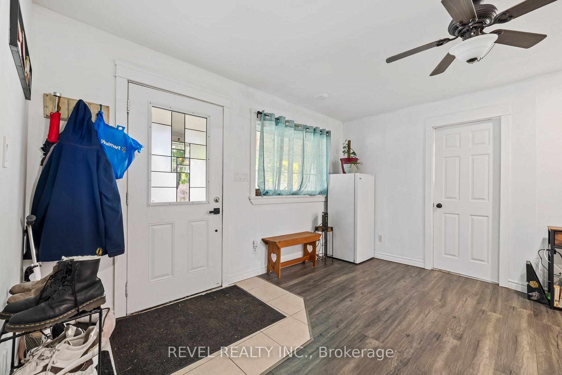 Photo 4 of 54 Chestnut Street E, St. Catharines, Secord Woods — HOMEH