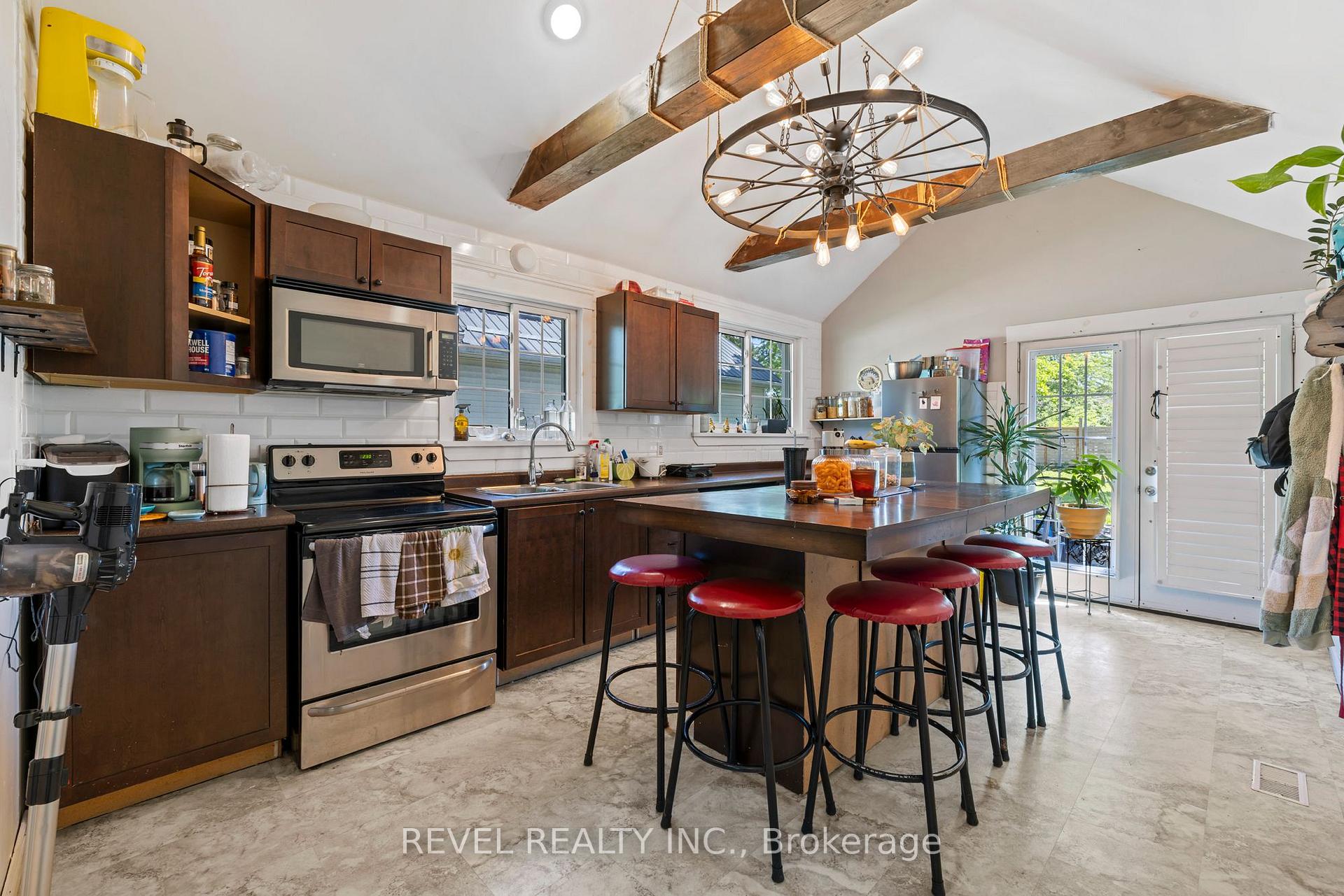 Photo 8 of 54 Chestnut Street E, St. Catharines, Secord Woods — HOMEH