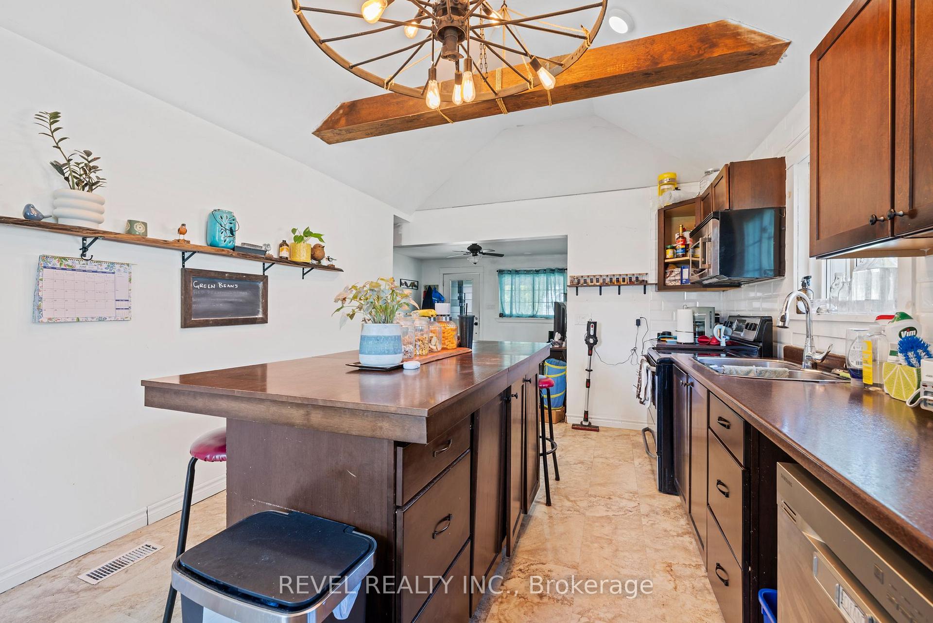 Photo 10 of 54 Chestnut Street E, St. Catharines, Secord Woods — HOMEH