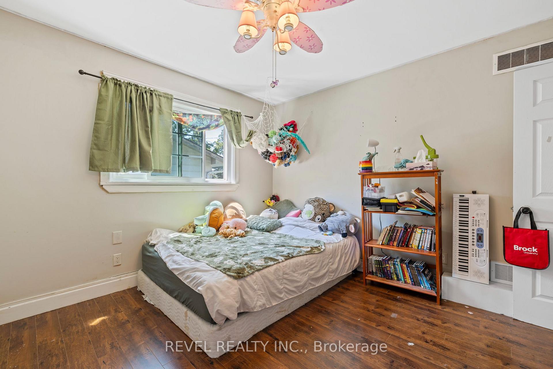 Photo 16 of 54 Chestnut Street E, St. Catharines, Secord Woods — HOMEH