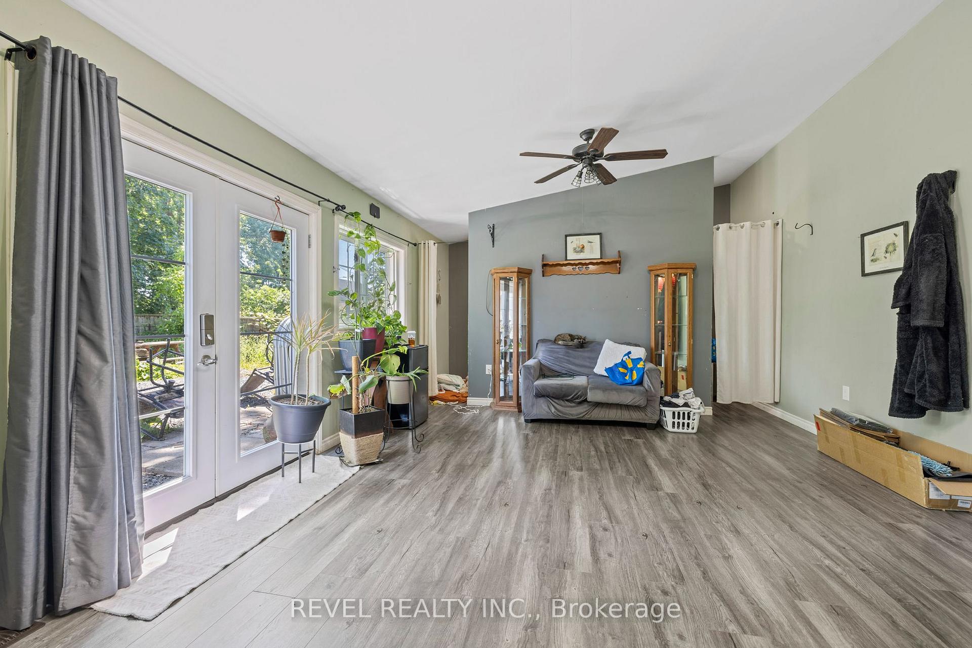 Photo 21 of 54 Chestnut Street E, St. Catharines, Secord Woods — HOMEH
