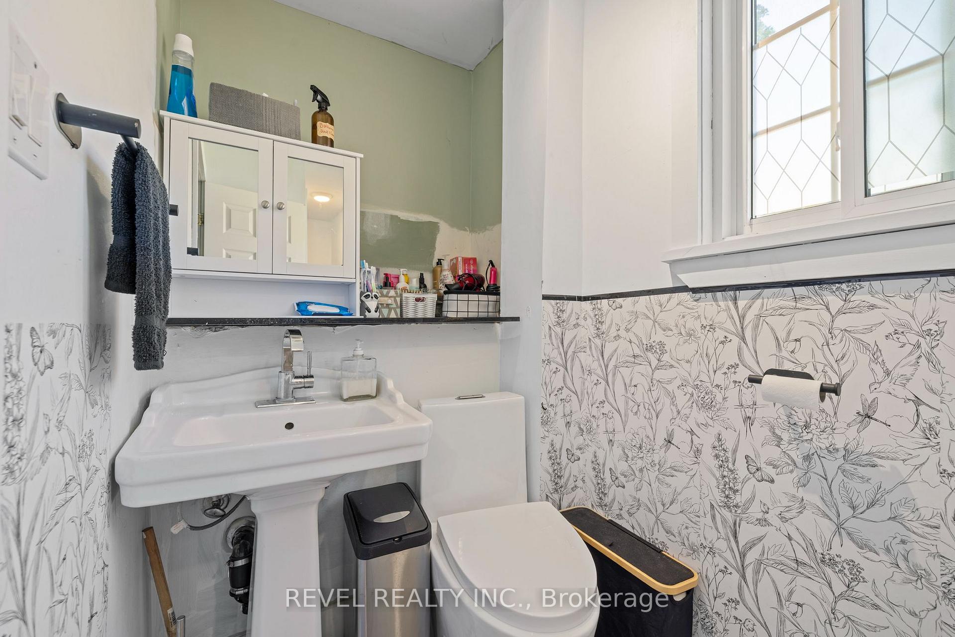 Photo 23 of 54 Chestnut Street E, St. Catharines, Secord Woods — HOMEH