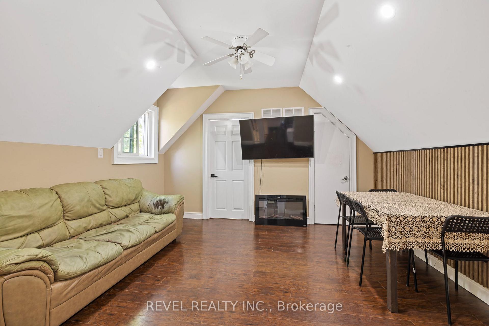 Photo 28 of 54 Chestnut Street E, St. Catharines, Secord Woods — HOMEH