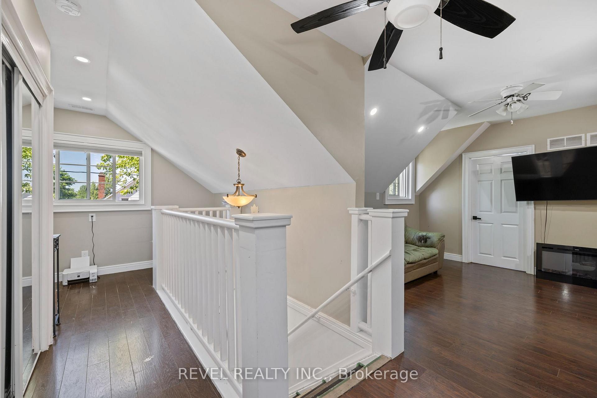 Photo 32 of 54 Chestnut Street E, St. Catharines, Secord Woods — HOMEH