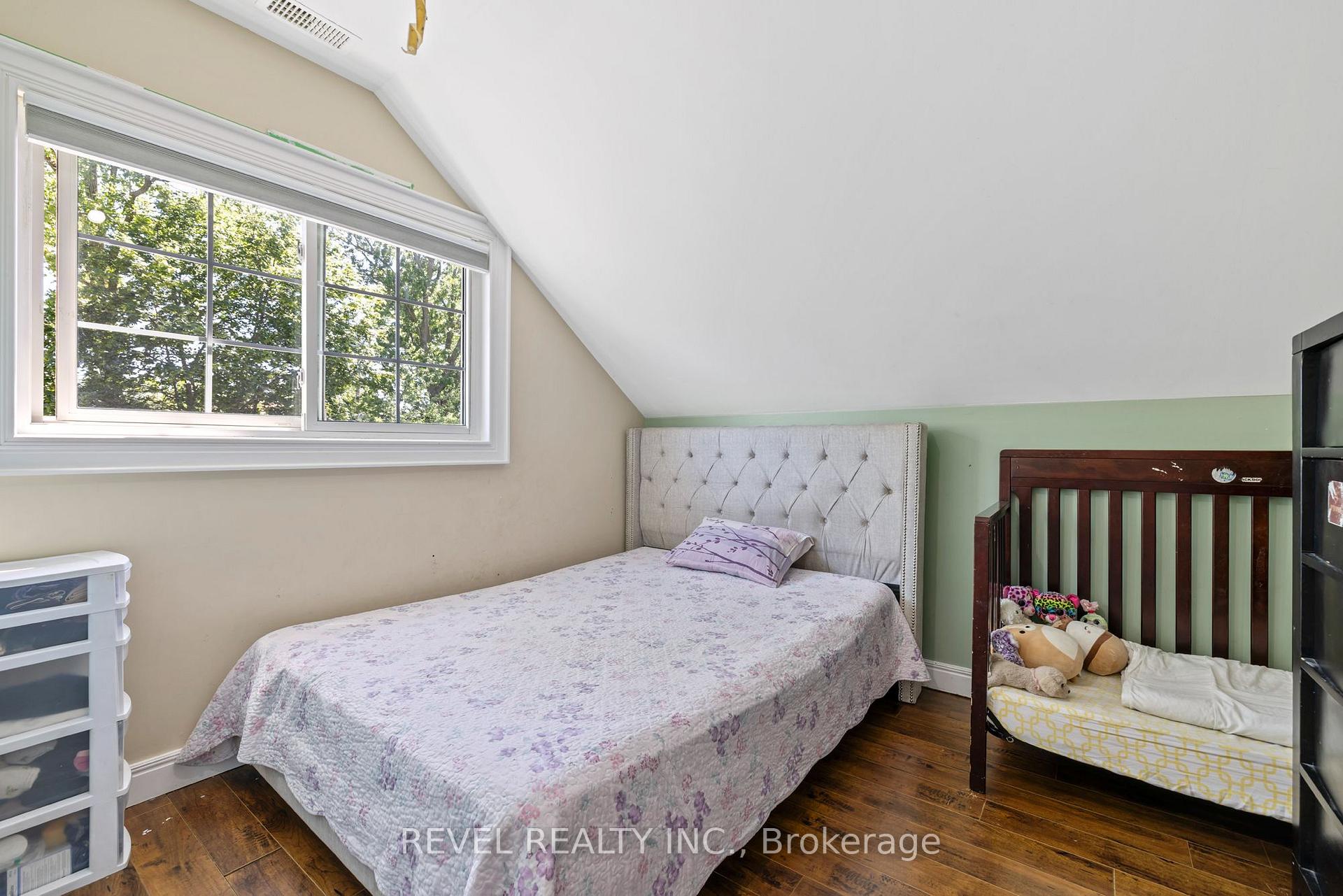 Photo 34 of 54 Chestnut Street E, St. Catharines, Secord Woods — HOMEH