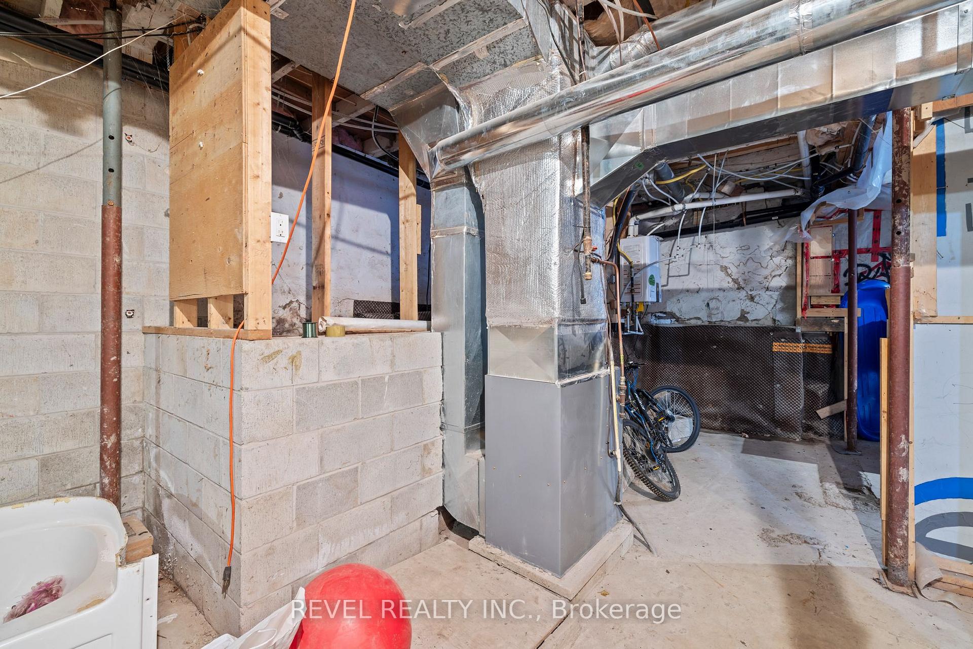 Photo 42 of 54 Chestnut Street E, St. Catharines, Secord Woods — HOMEH