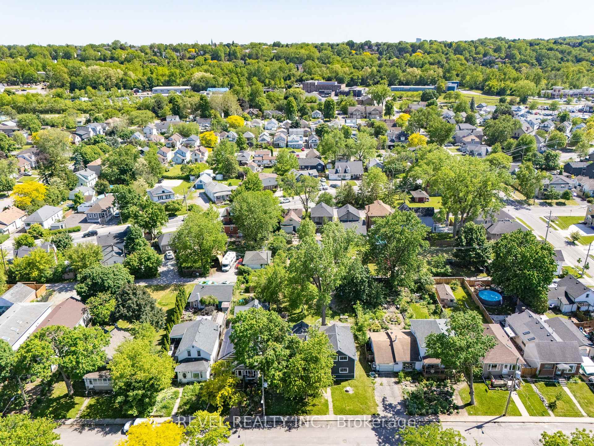 Photo 48 of 54 Chestnut Street E, St. Catharines, Secord Woods — HOMEH