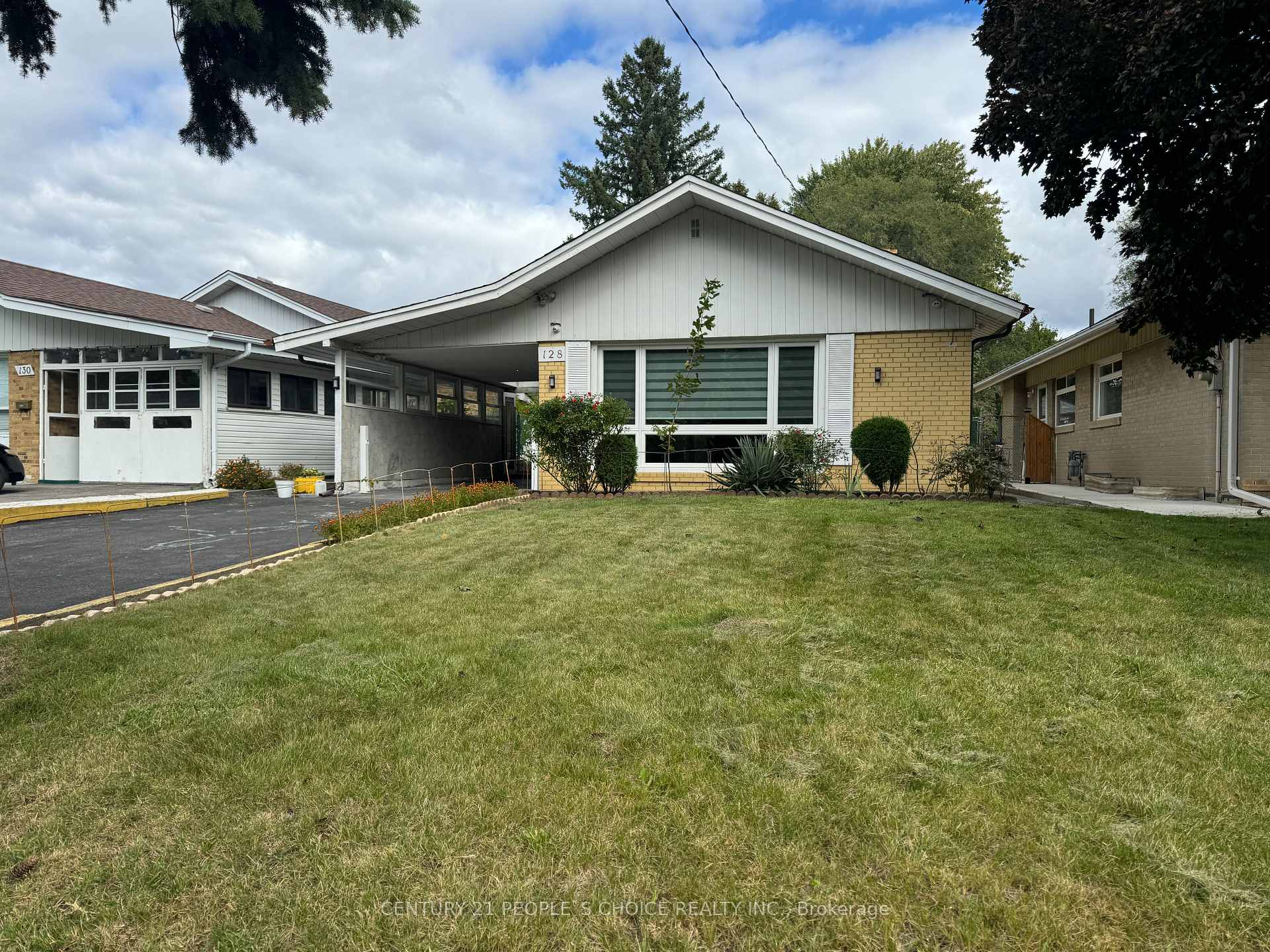Photo 2 of 128 Elmhurst Drive, Etobicoke, Rexdale-Kipling — HOMEH