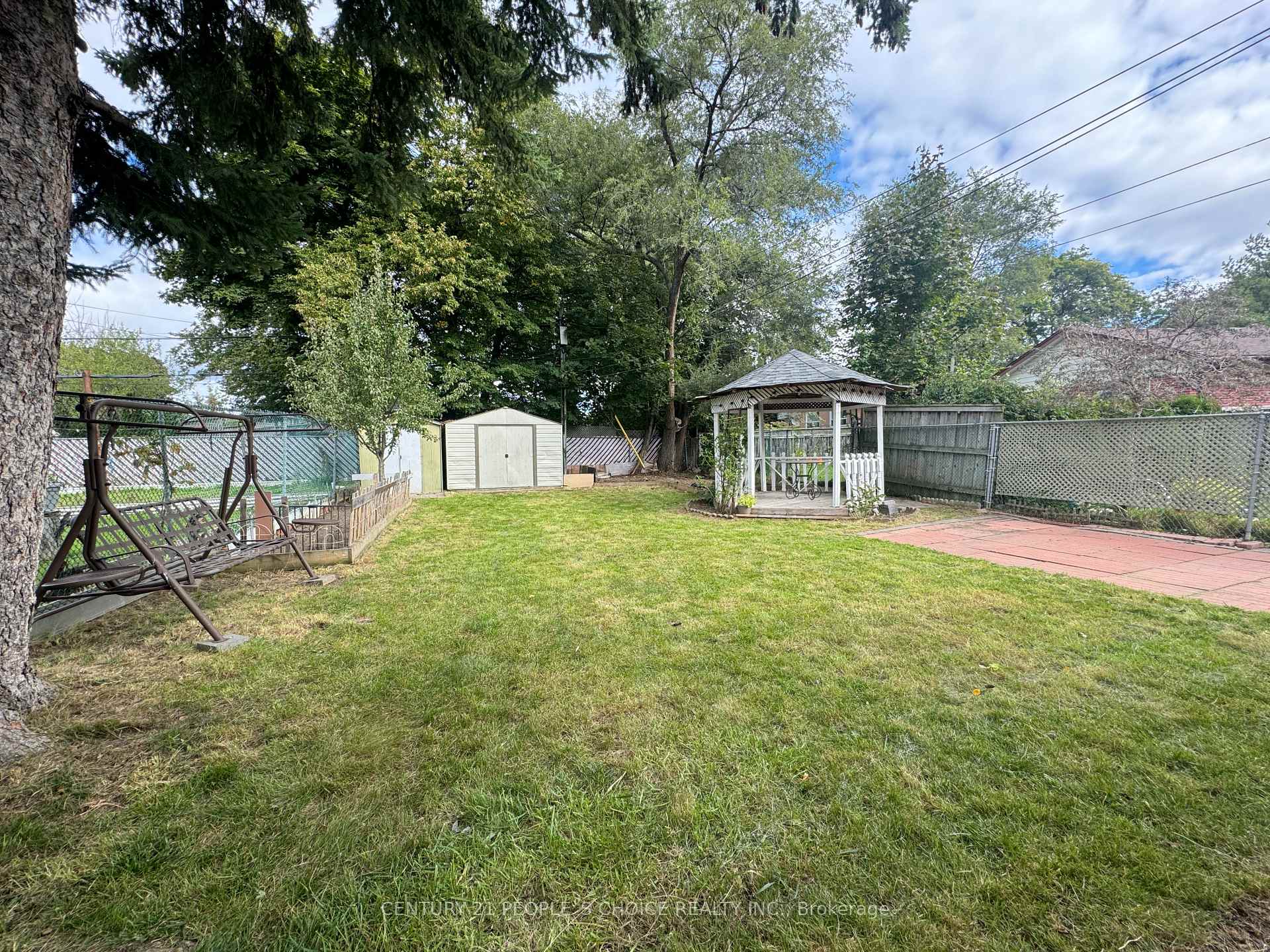 Photo 11 of 128 Elmhurst Drive, Etobicoke, Rexdale-Kipling — HOMEH