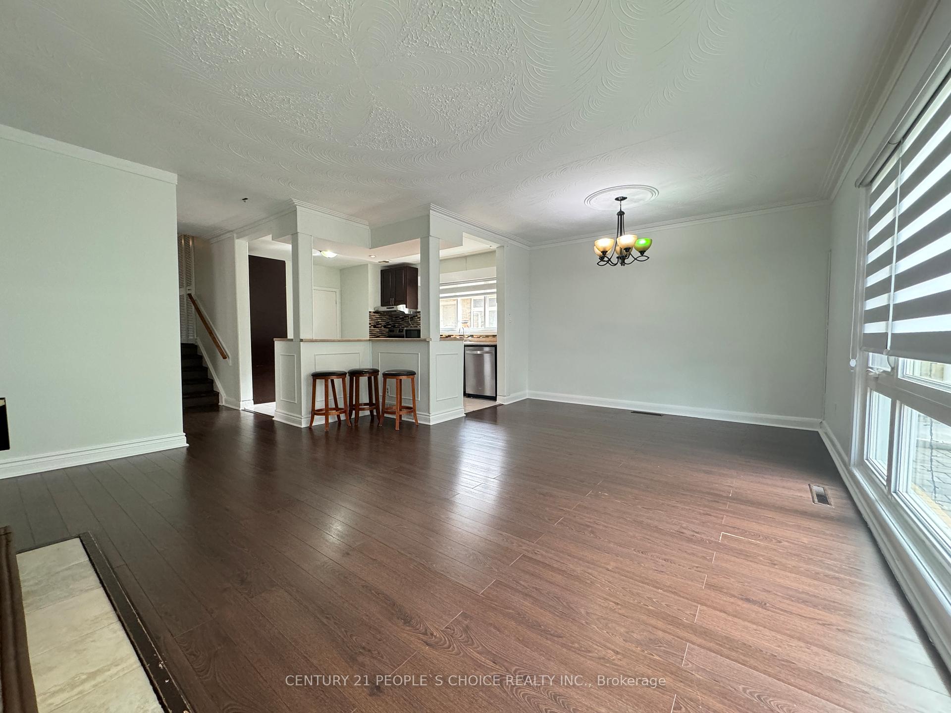 Photo 15 of 128 Elmhurst Drive, Etobicoke, Rexdale-Kipling — HOMEH