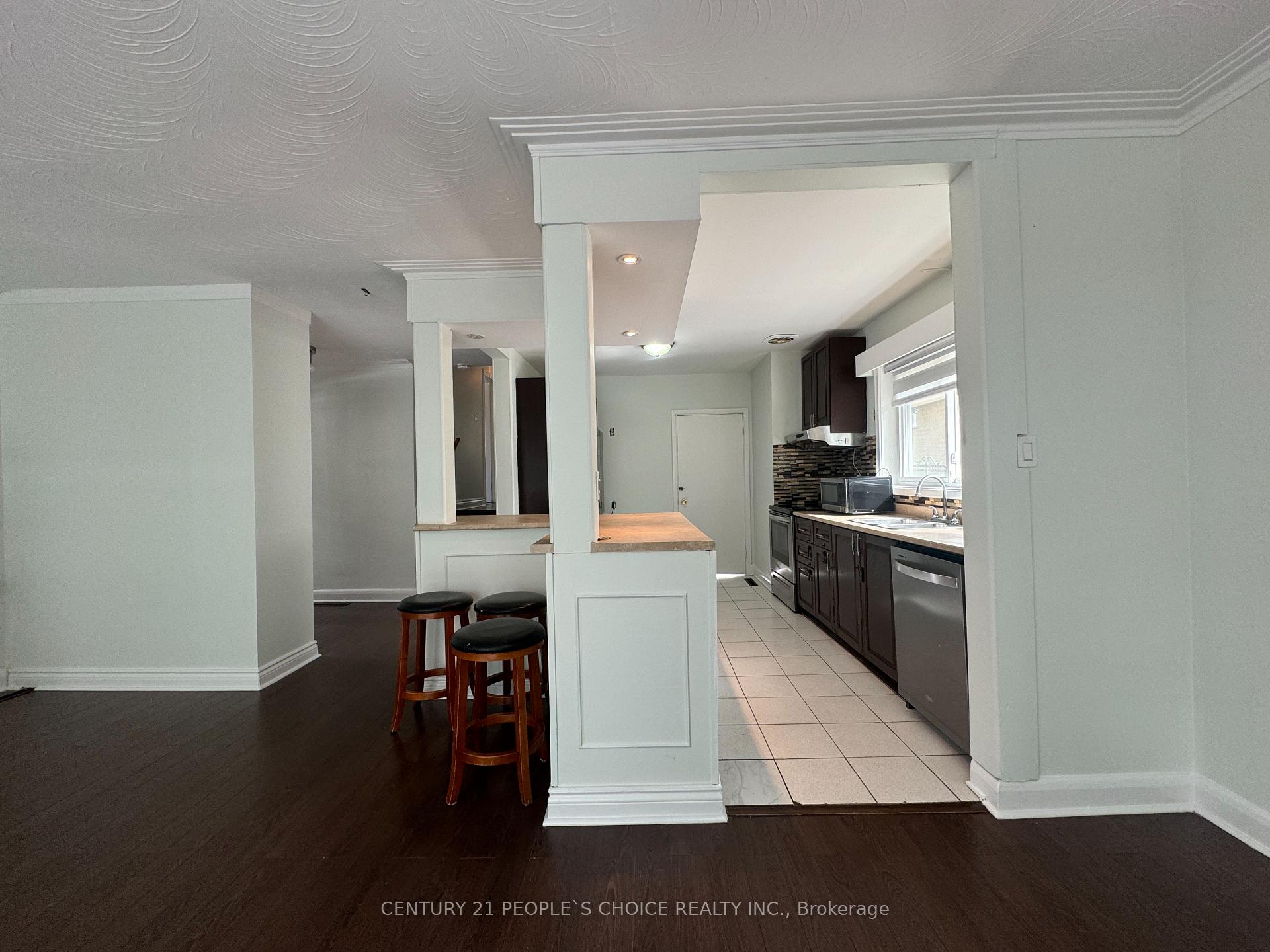 Photo 17 of 128 Elmhurst Drive, Etobicoke, Rexdale-Kipling — HOMEH