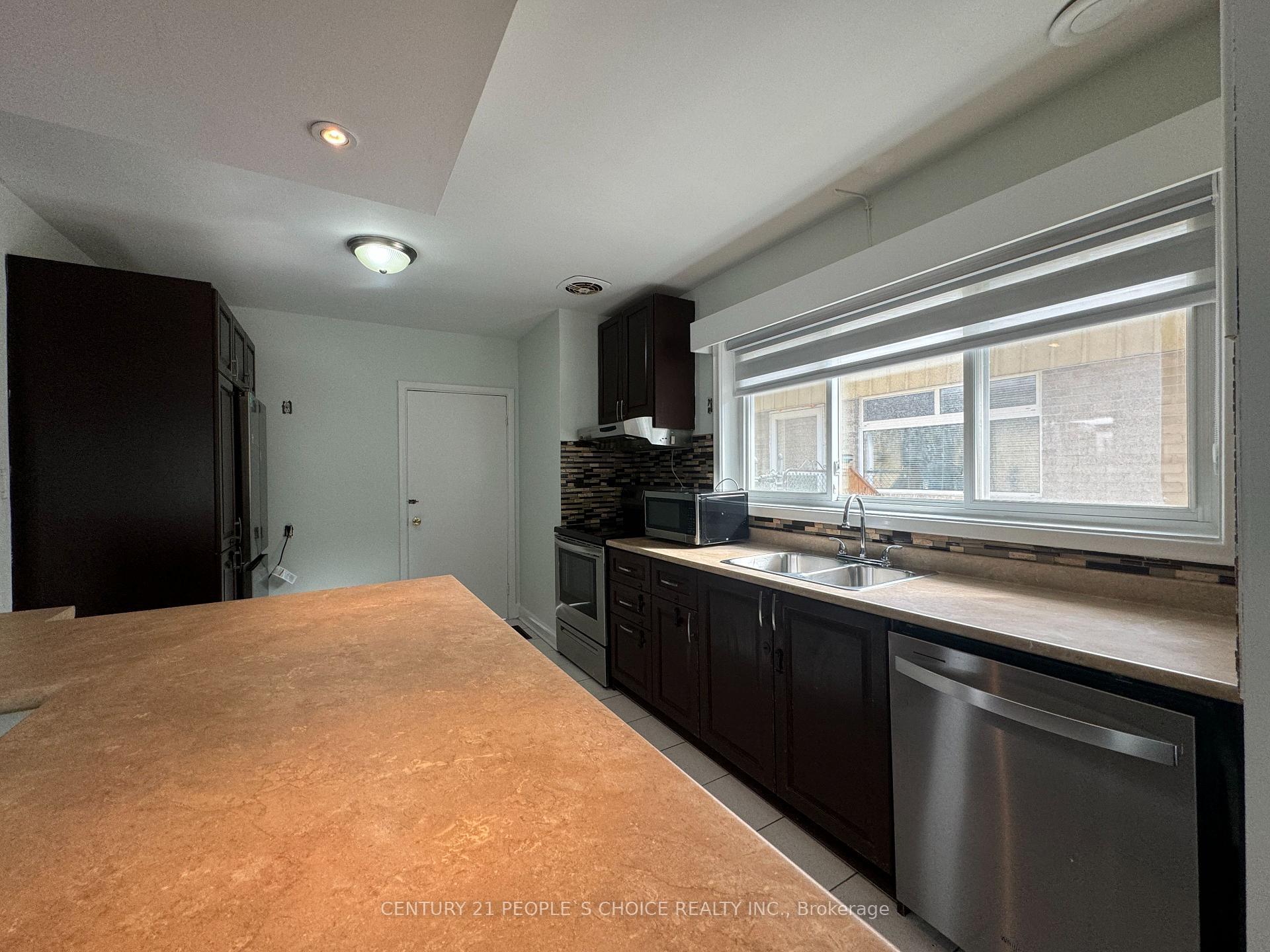 Photo 22 of 128 Elmhurst Drive, Etobicoke, Rexdale-Kipling — HOMEH