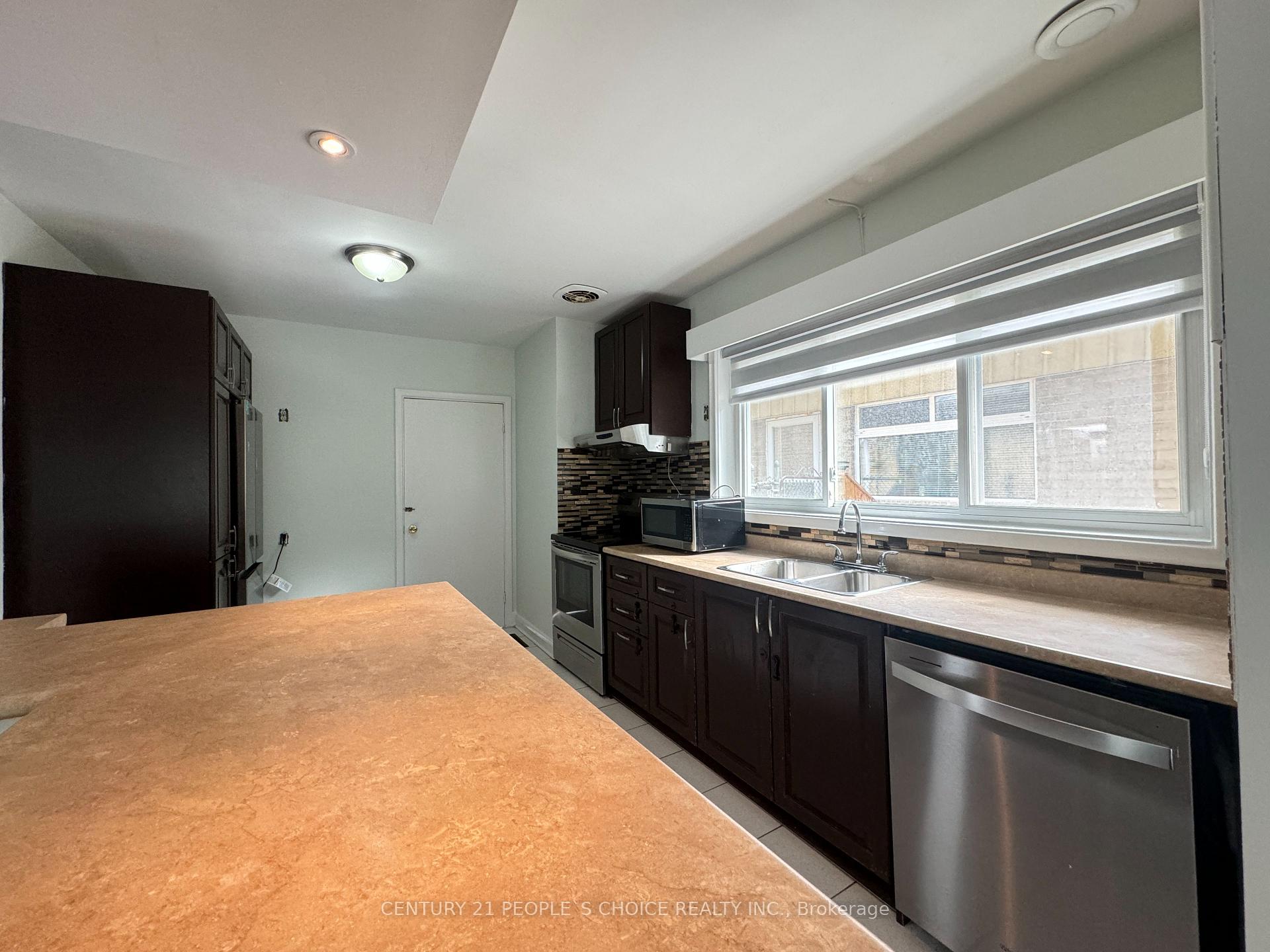 Photo 24 of 128 Elmhurst Drive, Etobicoke, Rexdale-Kipling — HOMEH
