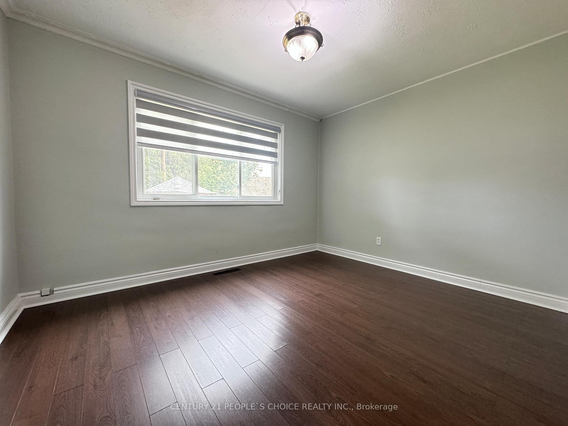 Photo 29 of 128 Elmhurst Drive, Etobicoke, Rexdale-Kipling — HOMEH