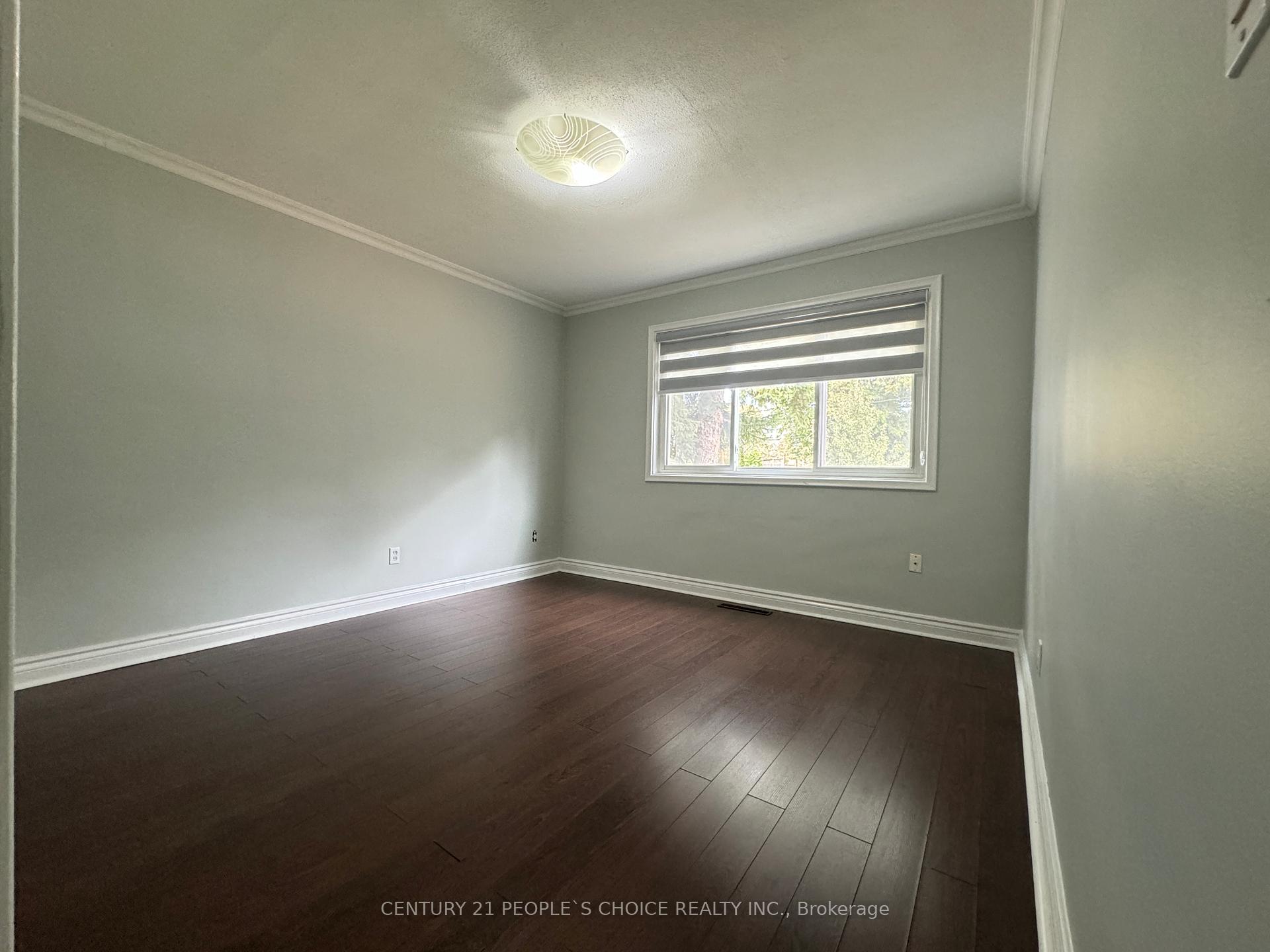 Photo 31 of 128 Elmhurst Drive, Etobicoke, Rexdale-Kipling — HOMEH