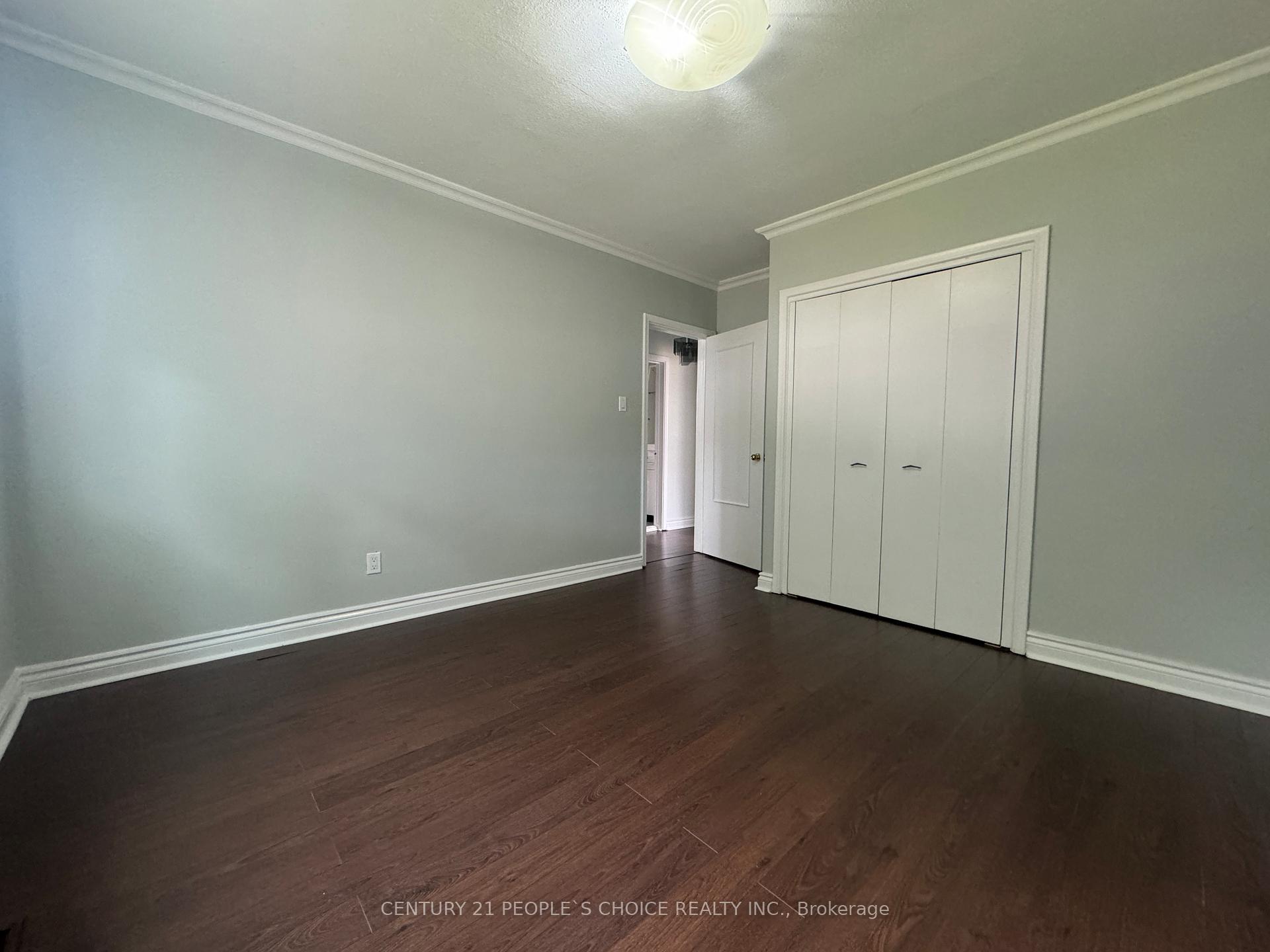 Photo 32 of 128 Elmhurst Drive, Etobicoke, Rexdale-Kipling — HOMEH