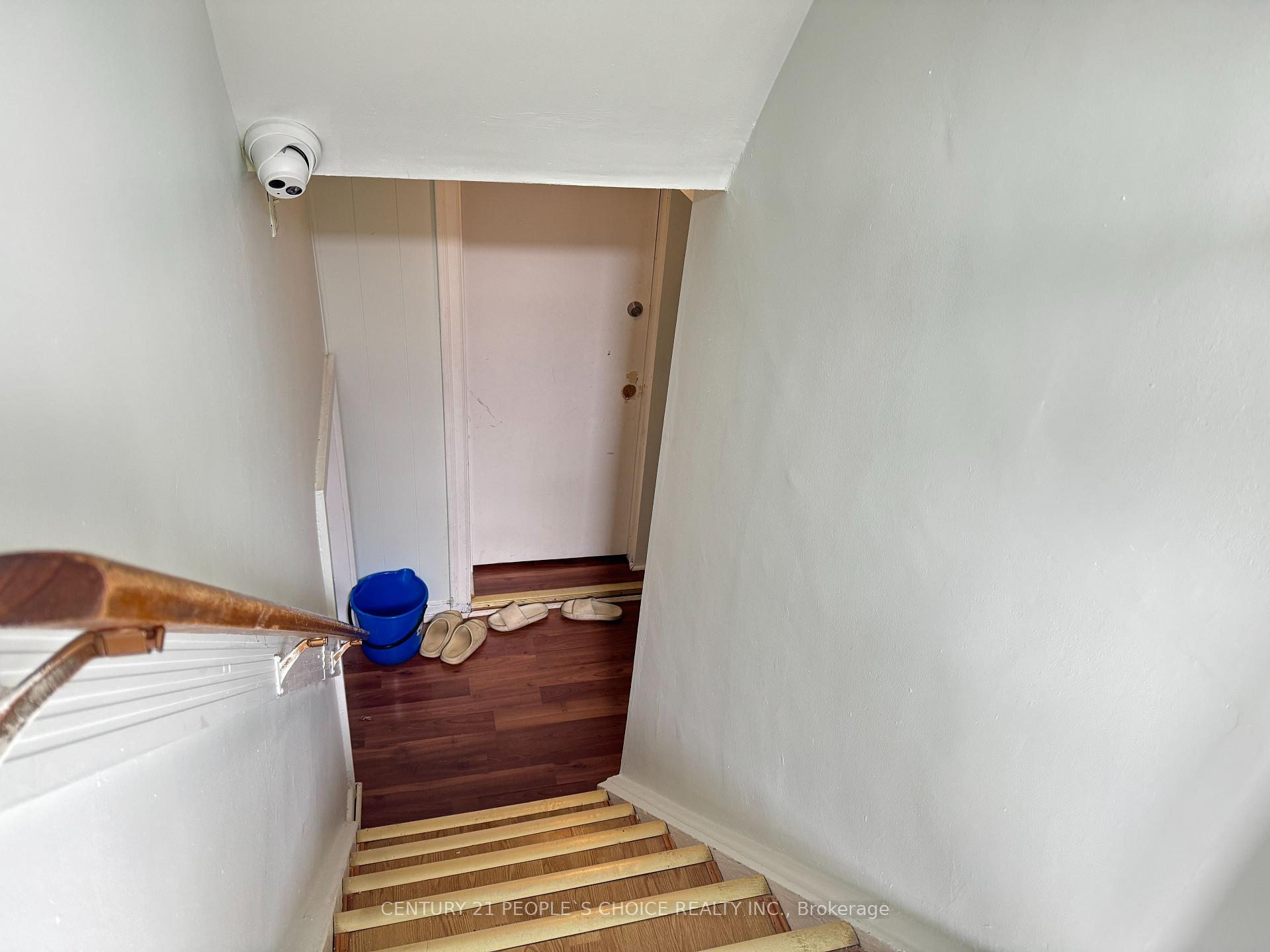 Photo 36 of 128 Elmhurst Drive, Etobicoke, Rexdale-Kipling — HOMEH