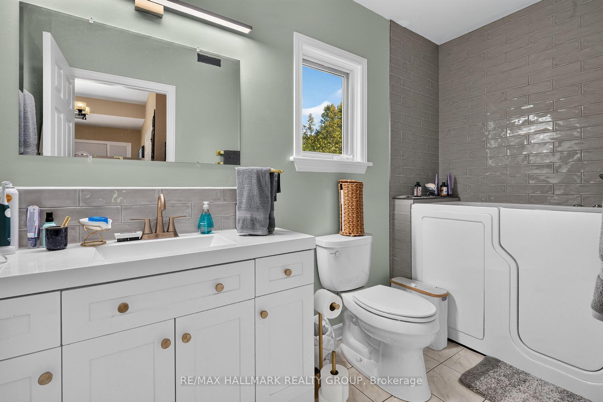 Photo 7 of 3212 Dukelow Road, Edwardsburgh/Cardinal, Edwardsburgh/Cardinal Twp — HOMEH