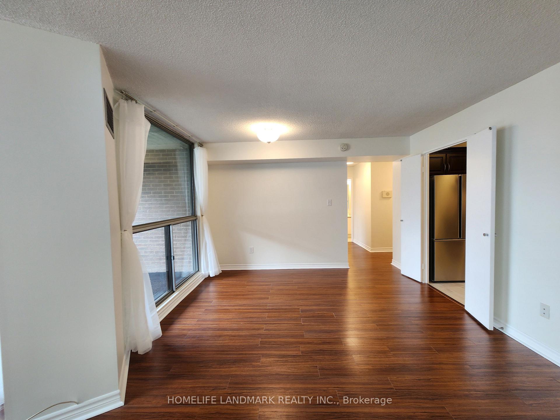 Photo 4 of Unit 910, 50 Elm Drive E, Mississauga, Mississauga Valleys — HOMEH