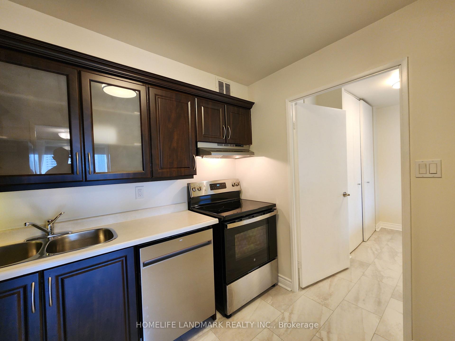 Photo 23 of Unit 910, 50 Elm Drive E, Mississauga, Mississauga Valleys — HOMEH
