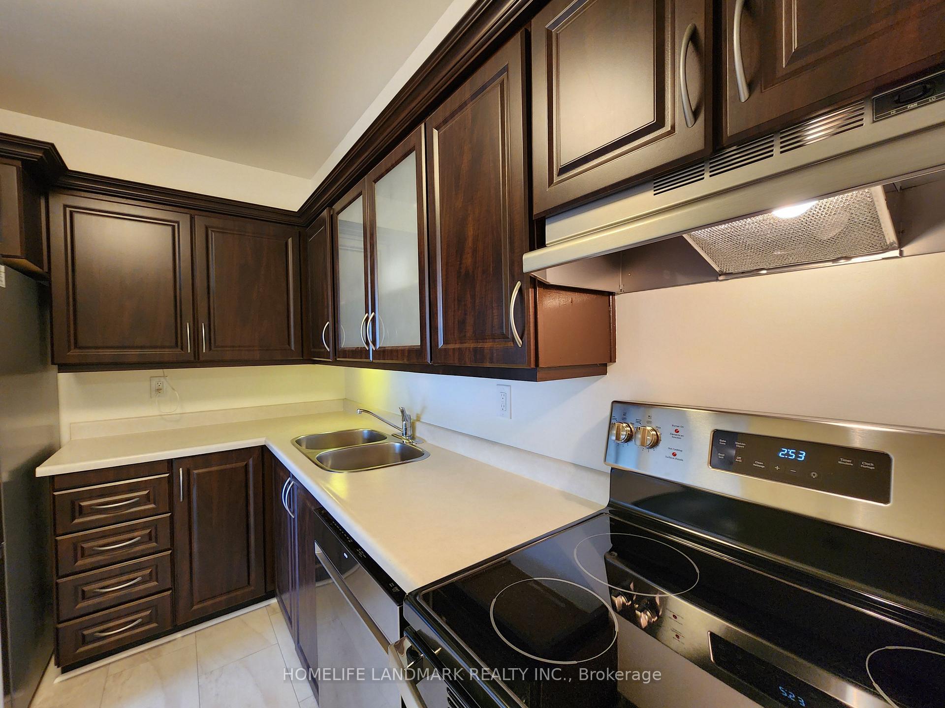 Photo 22 of Unit 910, 50 Elm Drive E, Mississauga, Mississauga Valleys — HOMEH
