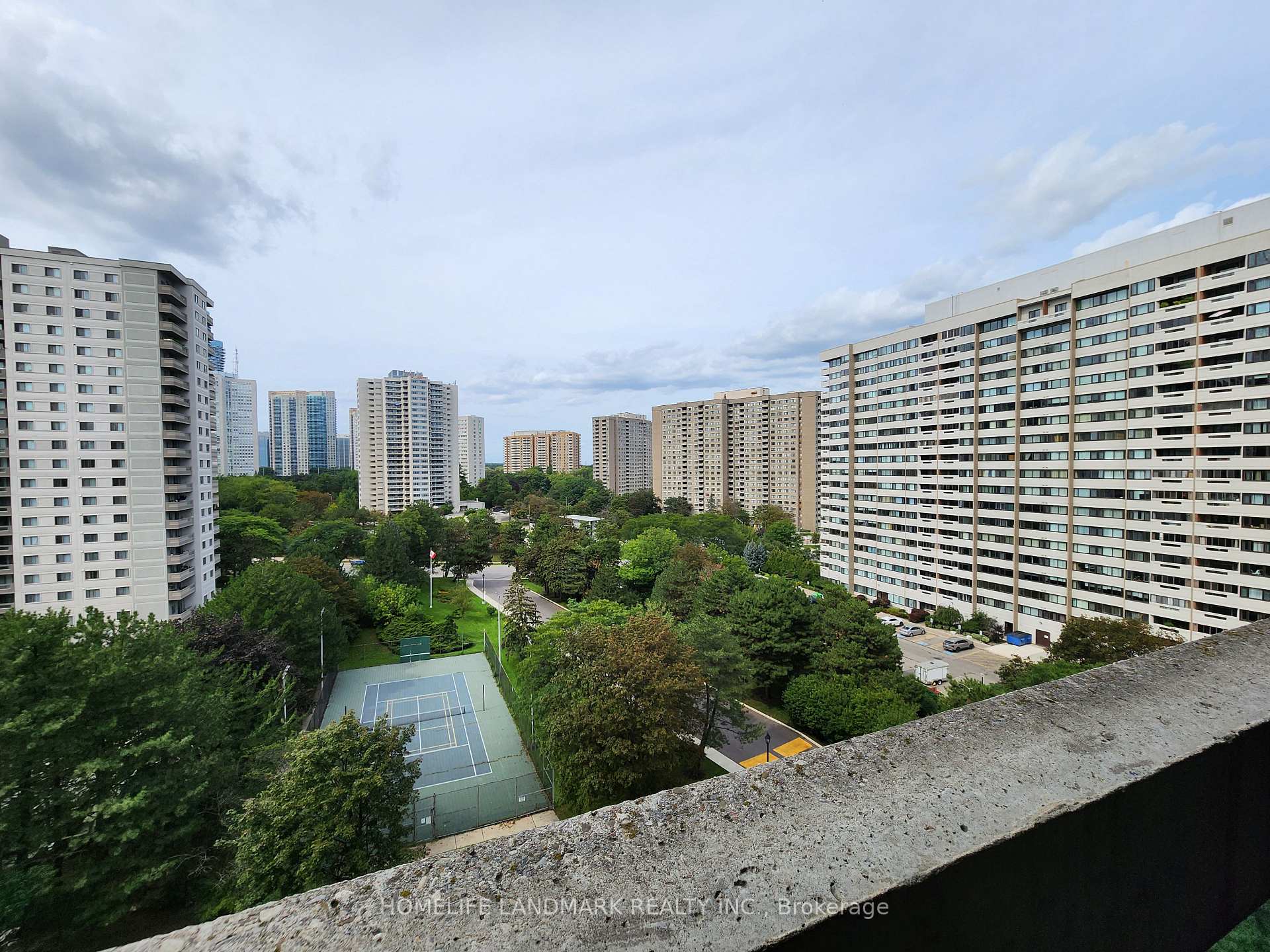 Photo 32 of Unit 910, 50 Elm Drive E, Mississauga, Mississauga Valleys — HOMEH
