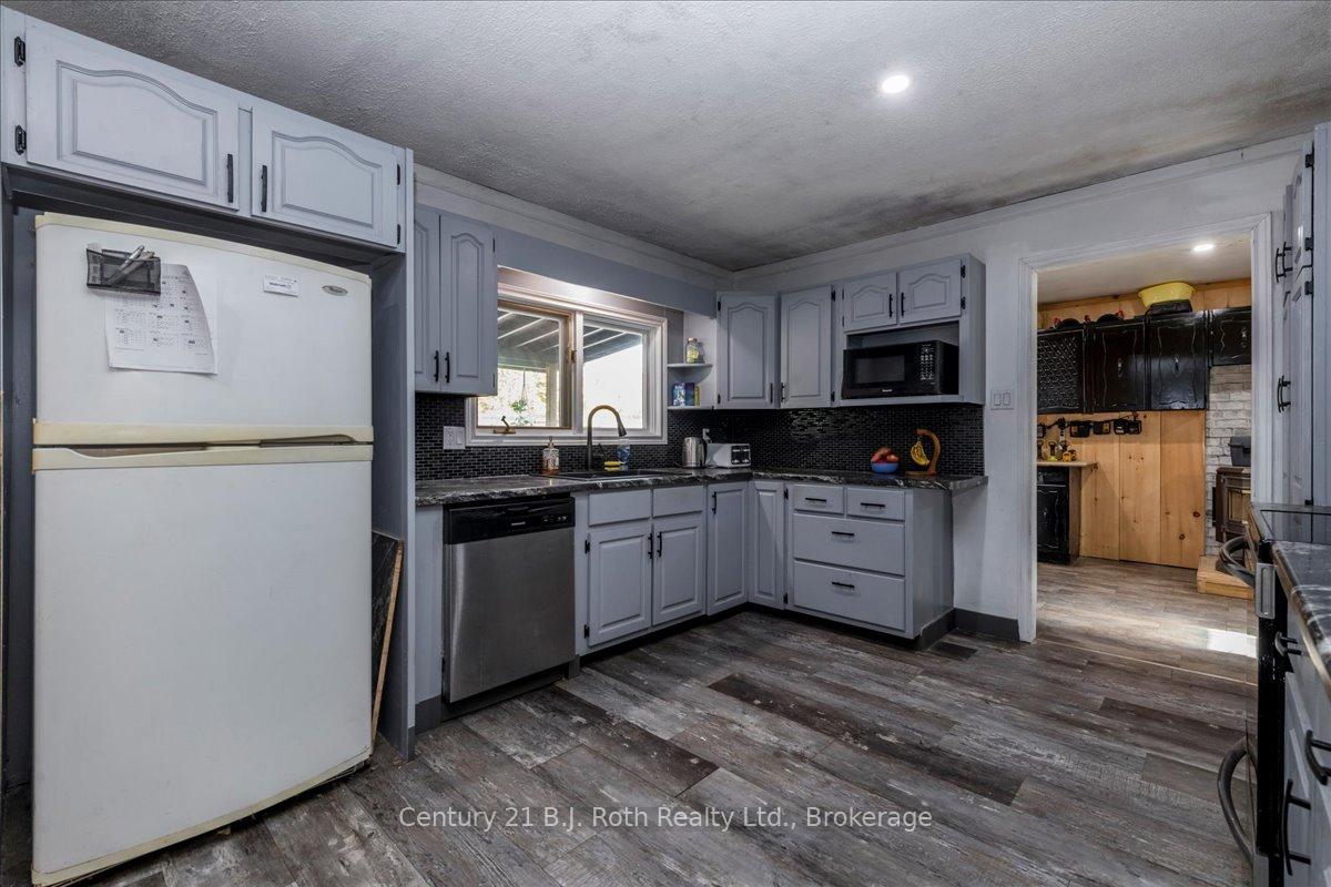 Photo 5 of 2286 Flos 10 Road, Springwater, Rural Springwater — HOMEH