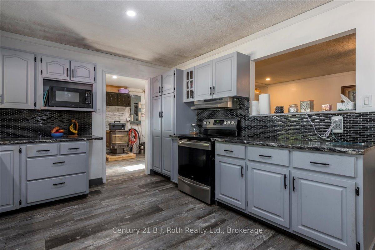 Photo 7 of 2286 Flos 10 Road, Springwater, Rural Springwater — HOMEH