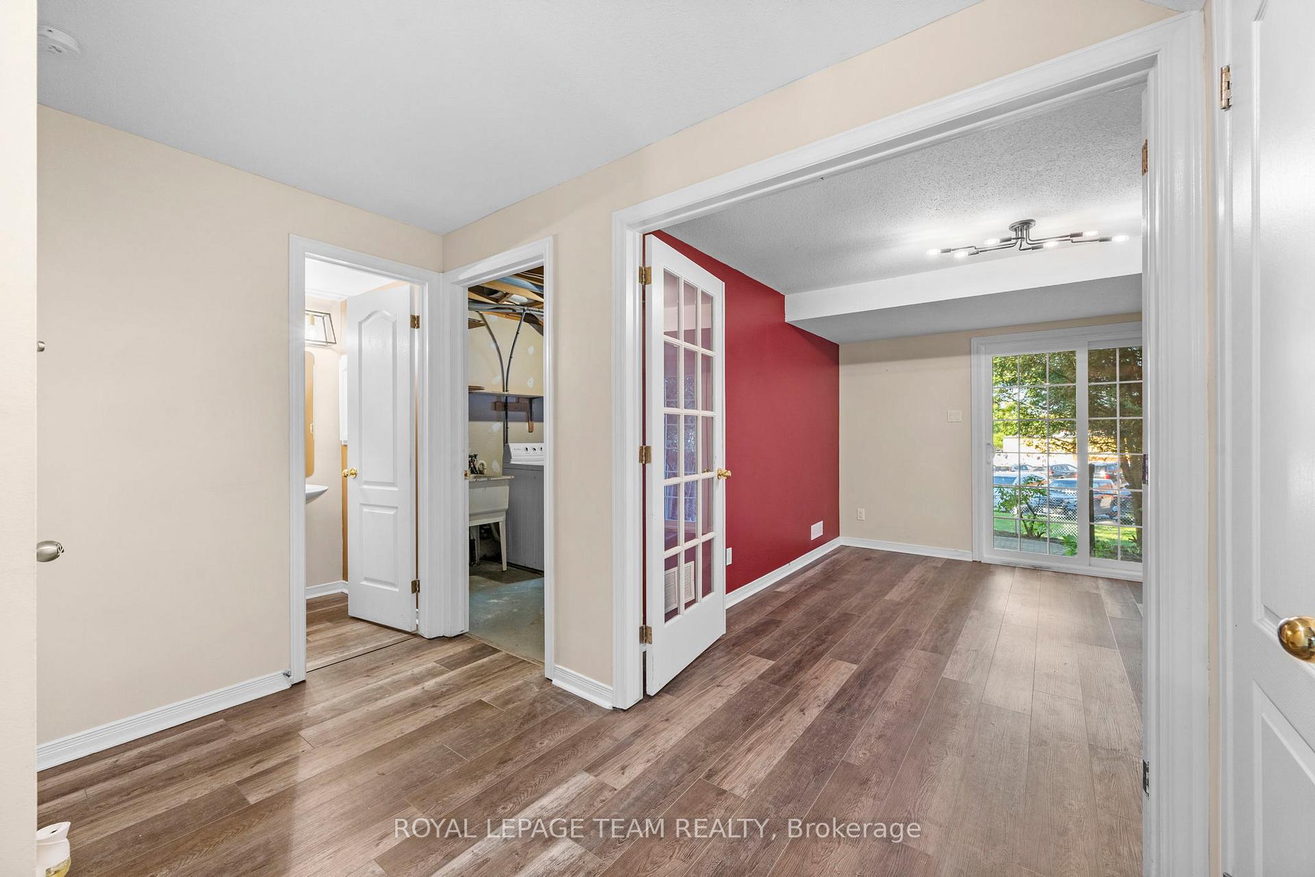 Photo 4 of 8 Mannington Court, Ottawa, Barrhaven - Cedargrove/Fraserdale — HOMEH