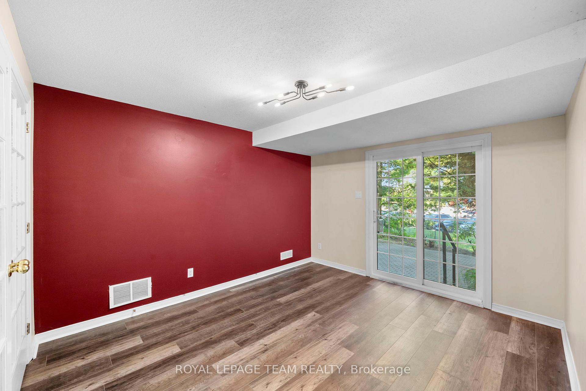 Photo 5 of 8 Mannington Court, Ottawa, Barrhaven - Cedargrove/Fraserdale — HOMEH