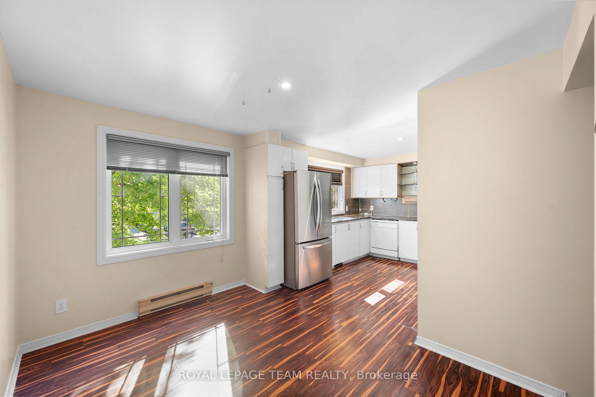 Photo 12 of 8 Mannington Court, Ottawa, Barrhaven - Cedargrove/Fraserdale — HOMEH