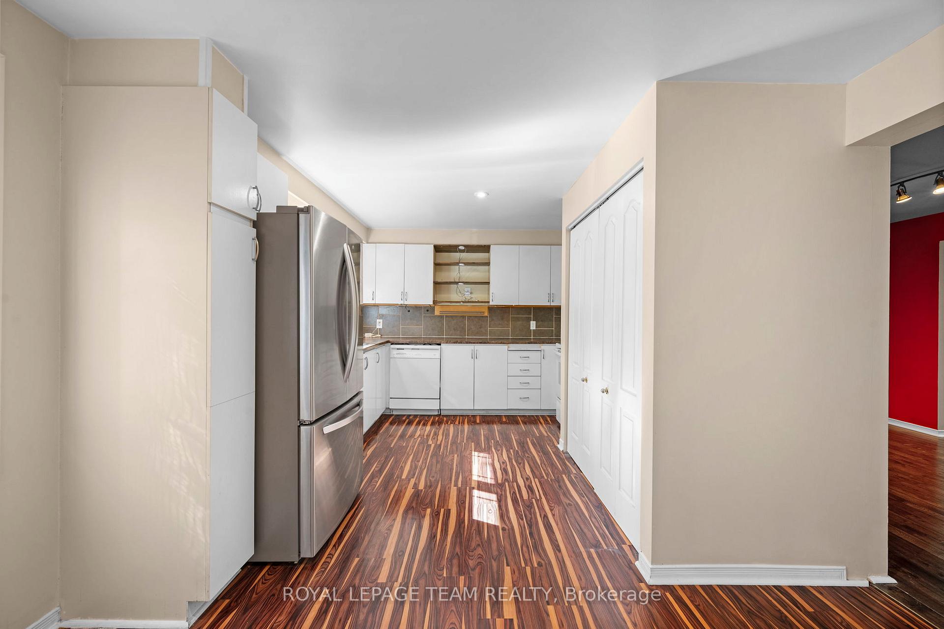 Photo 14 of 8 Mannington Court, Ottawa, Barrhaven - Cedargrove/Fraserdale — HOMEH