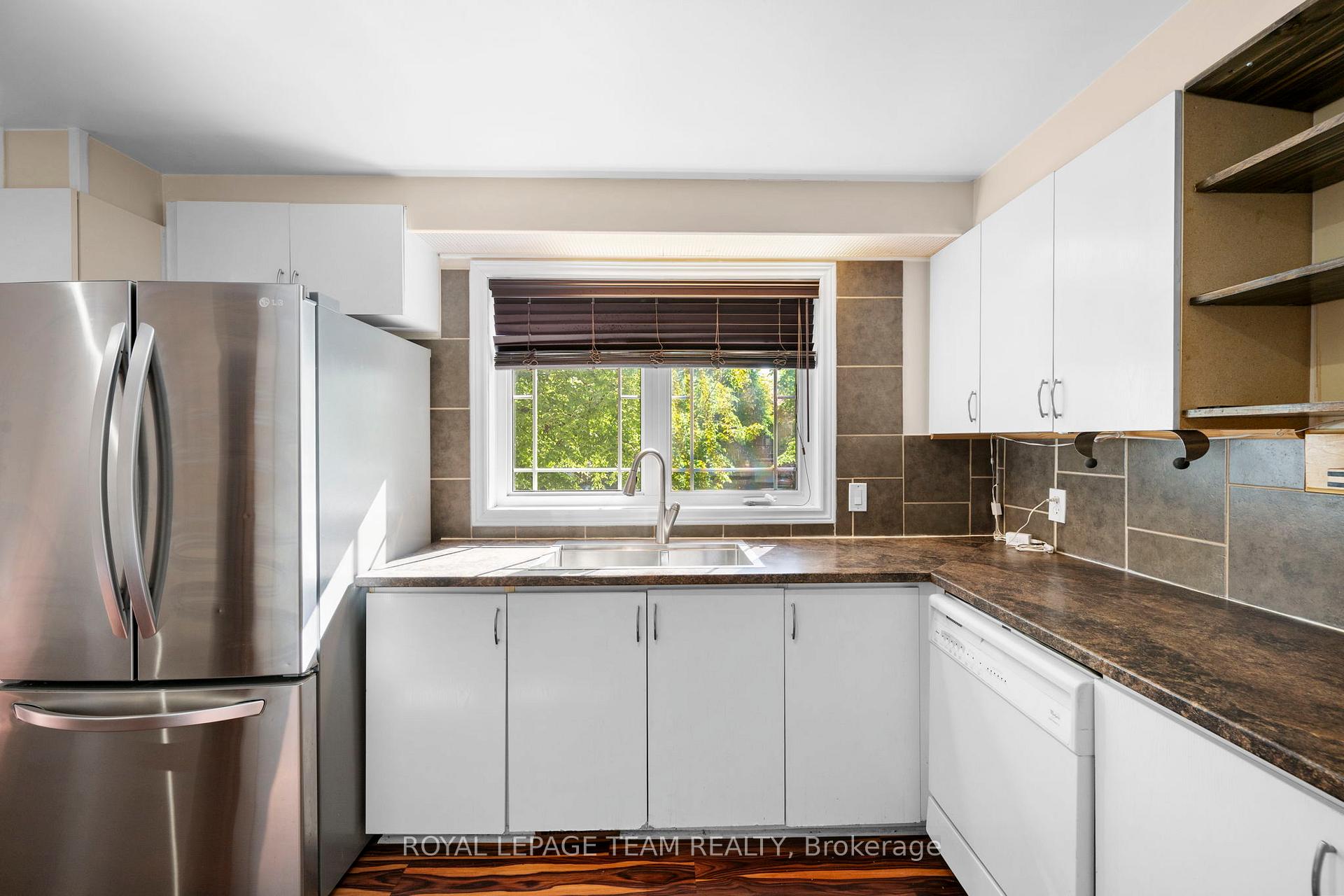 Photo 16 of 8 Mannington Court, Ottawa, Barrhaven - Cedargrove/Fraserdale — HOMEH