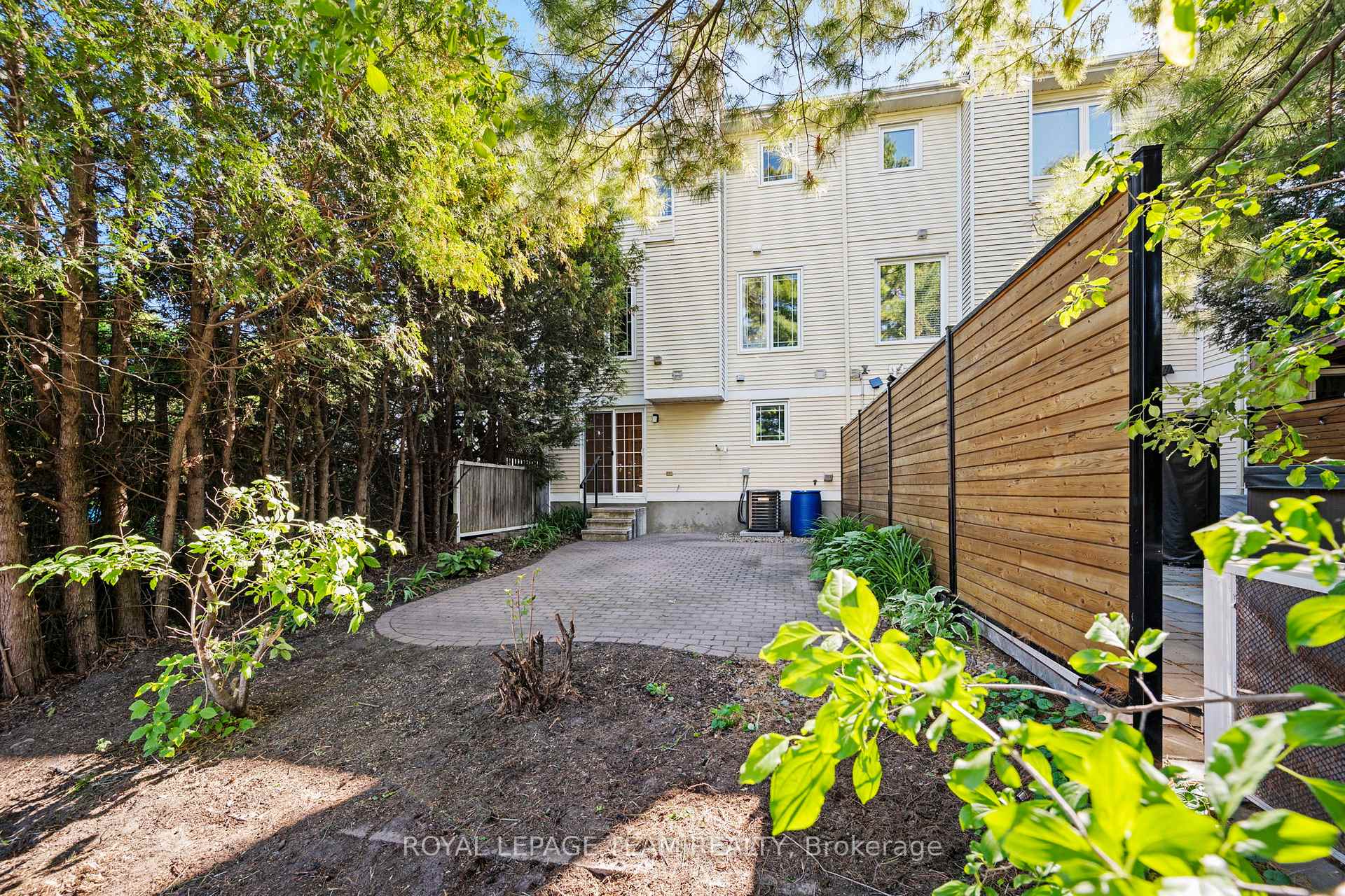 Photo 26 of 8 Mannington Court, Ottawa, Barrhaven - Cedargrove/Fraserdale — HOMEH