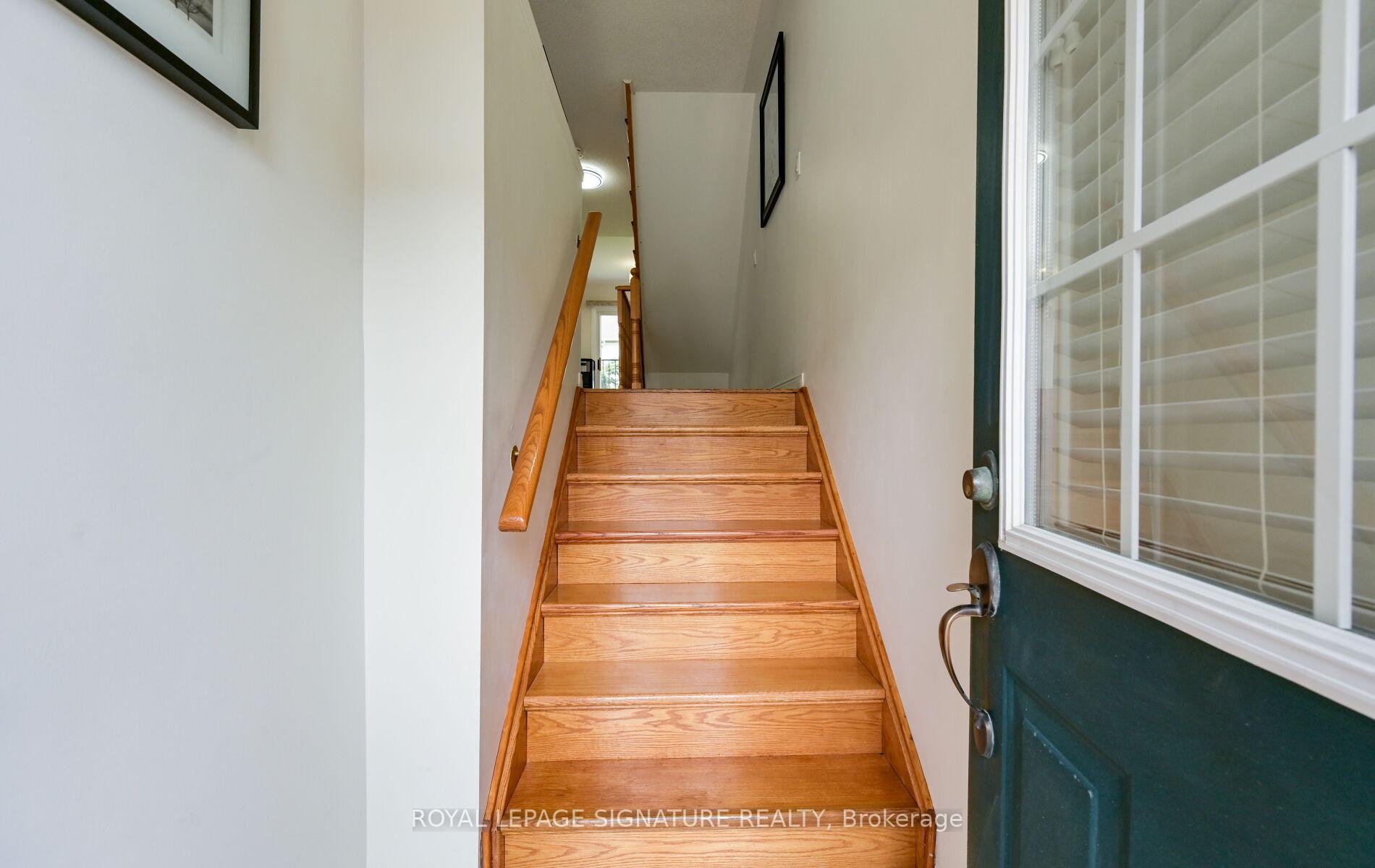 Photo 4 of Unit 21, 3020 Cedarglen Gate, Mississauga, Erindale — HOMEH