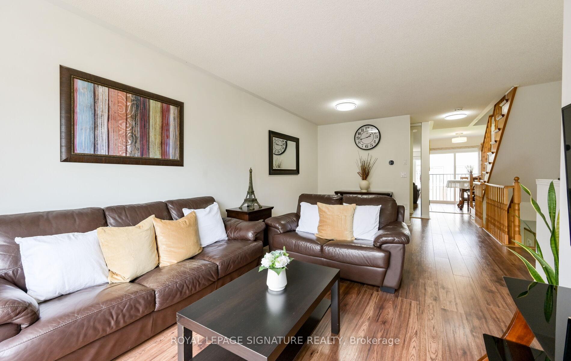 Photo 5 of Unit 21, 3020 Cedarglen Gate, Mississauga, Erindale — HOMEH