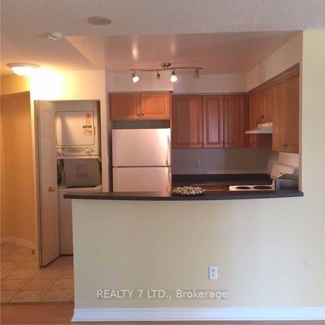 Photo 6 of Unit 912, 7 Lorraine Drive, North York, Willowdale West — HOMEH