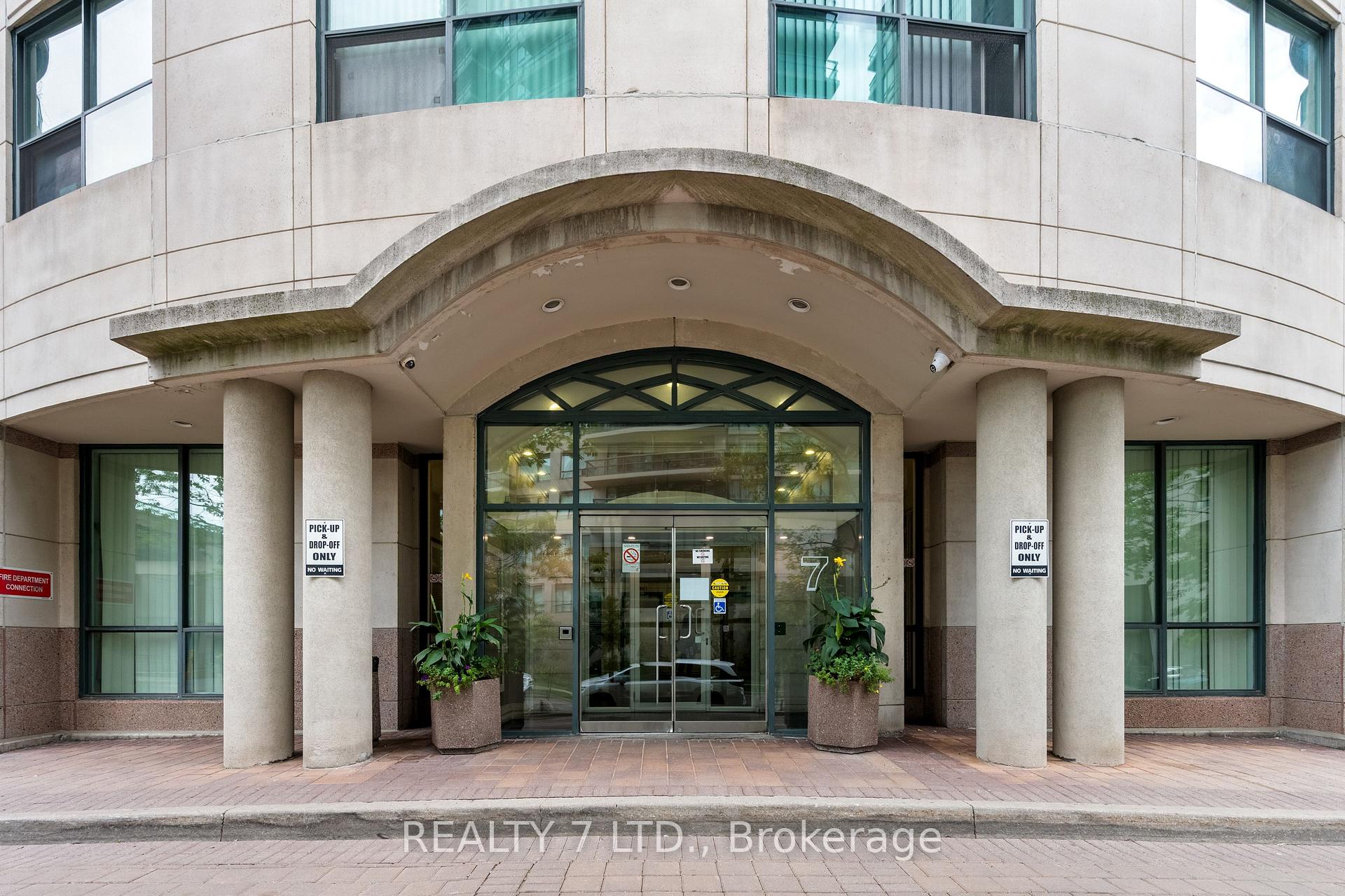Photo 12 of Unit 912, 7 Lorraine Drive, North York, Willowdale West — HOMEH