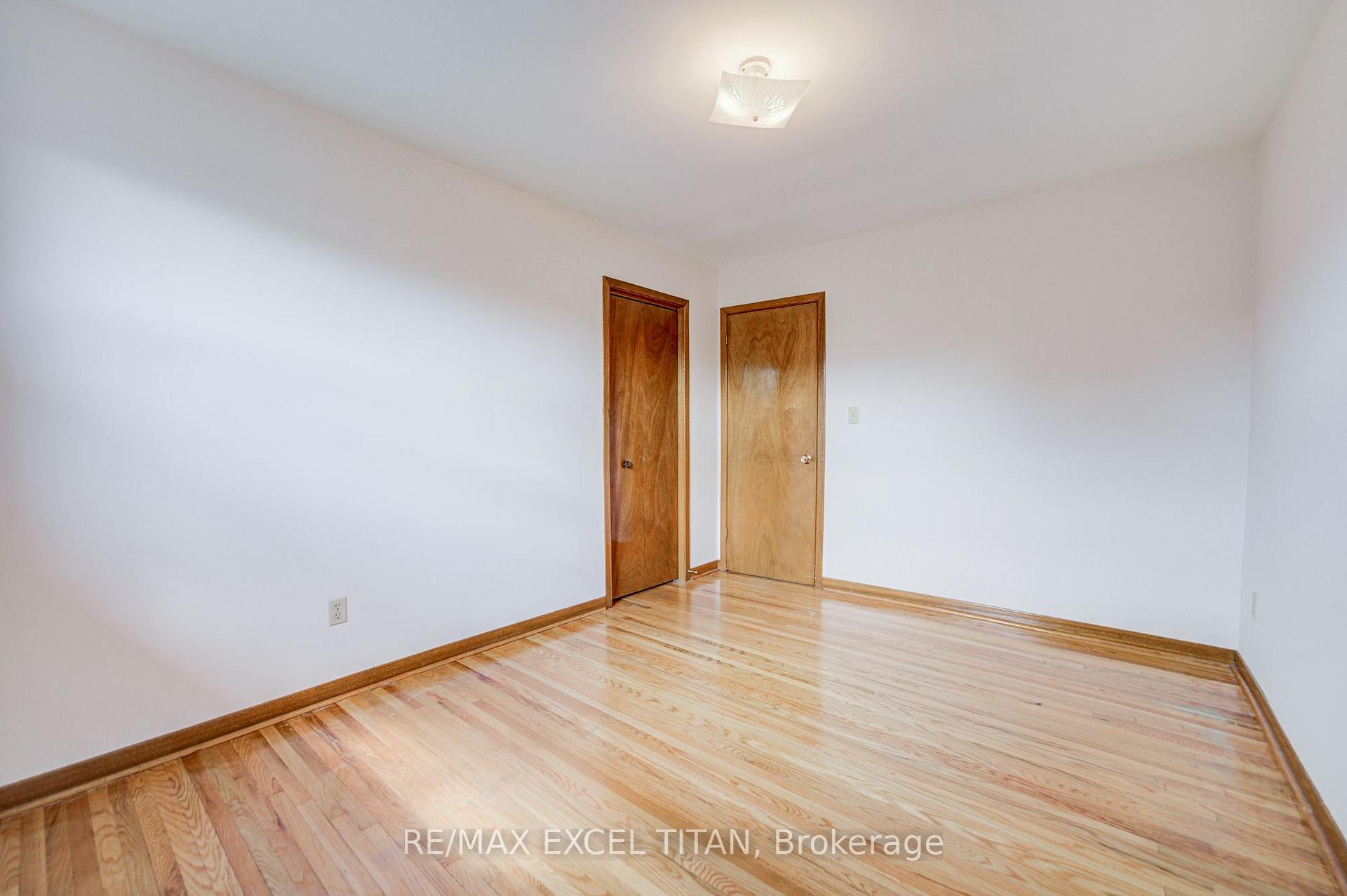 Photo 16 of 7 Muir Avenue, North York, Humber Summit — HOMEH